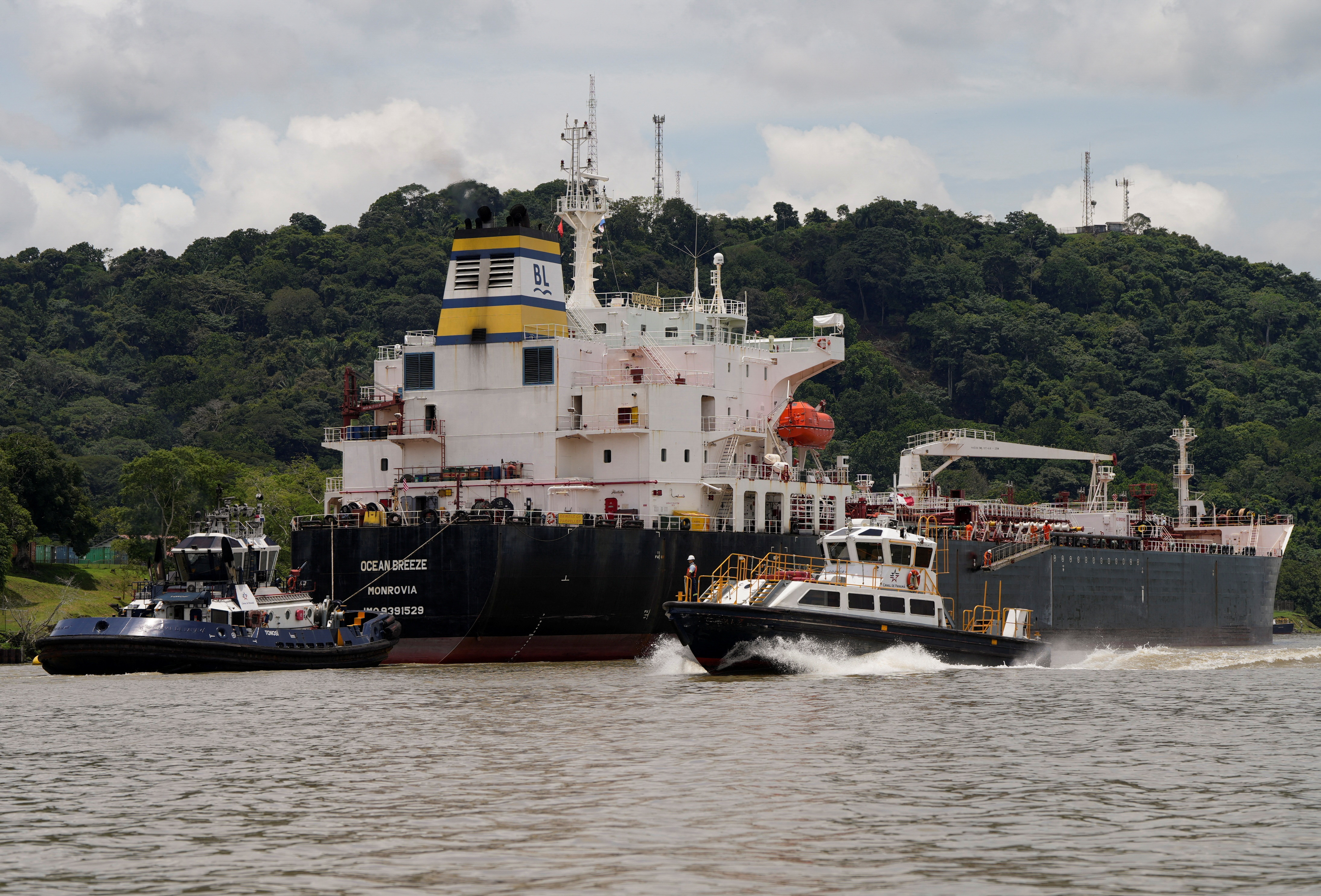 Canal de Panamá llama a buques GNL a regresar tras caída de tráfico del 65%