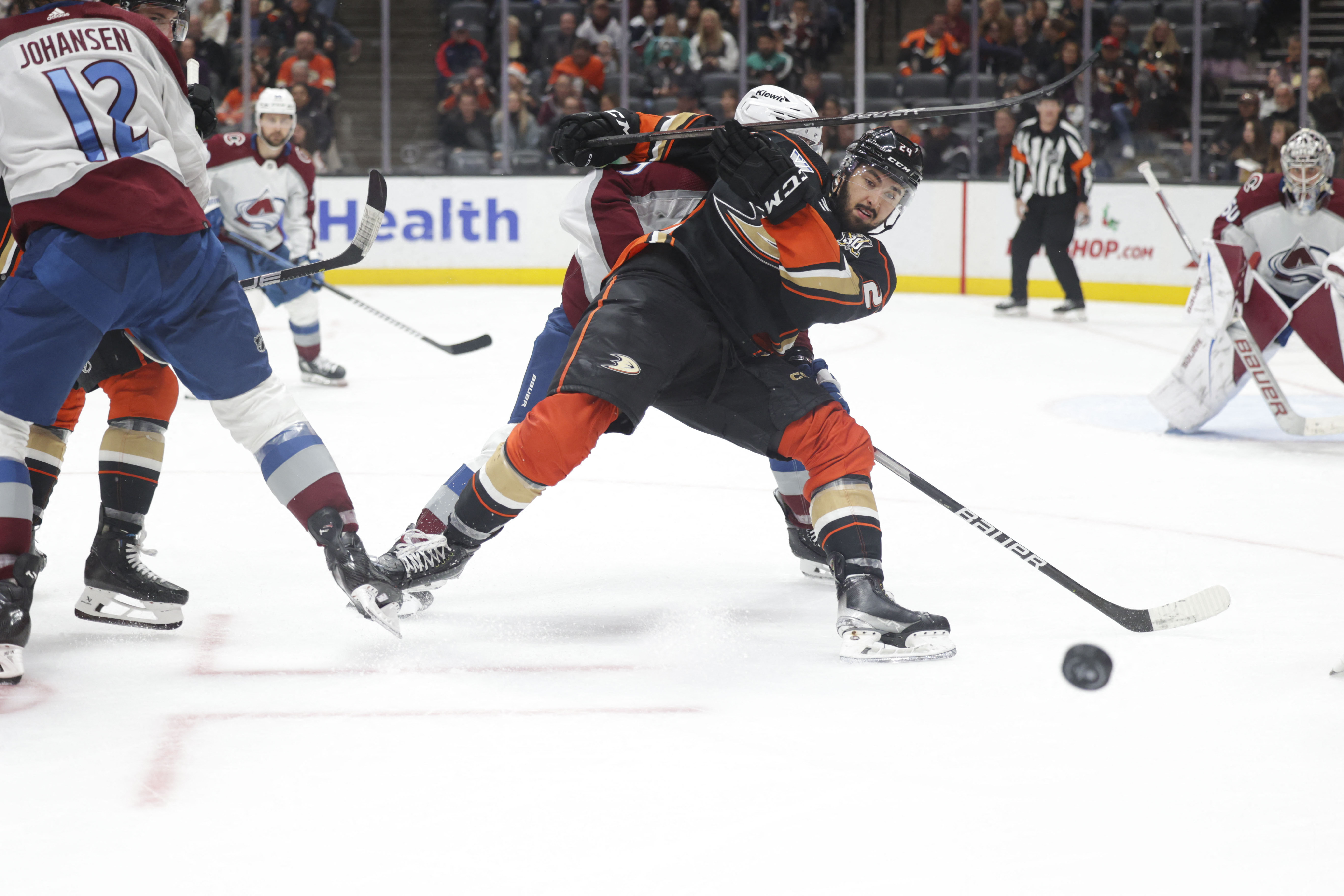 Ducks end 8-game losing streak, defeat Avalanche in shootout