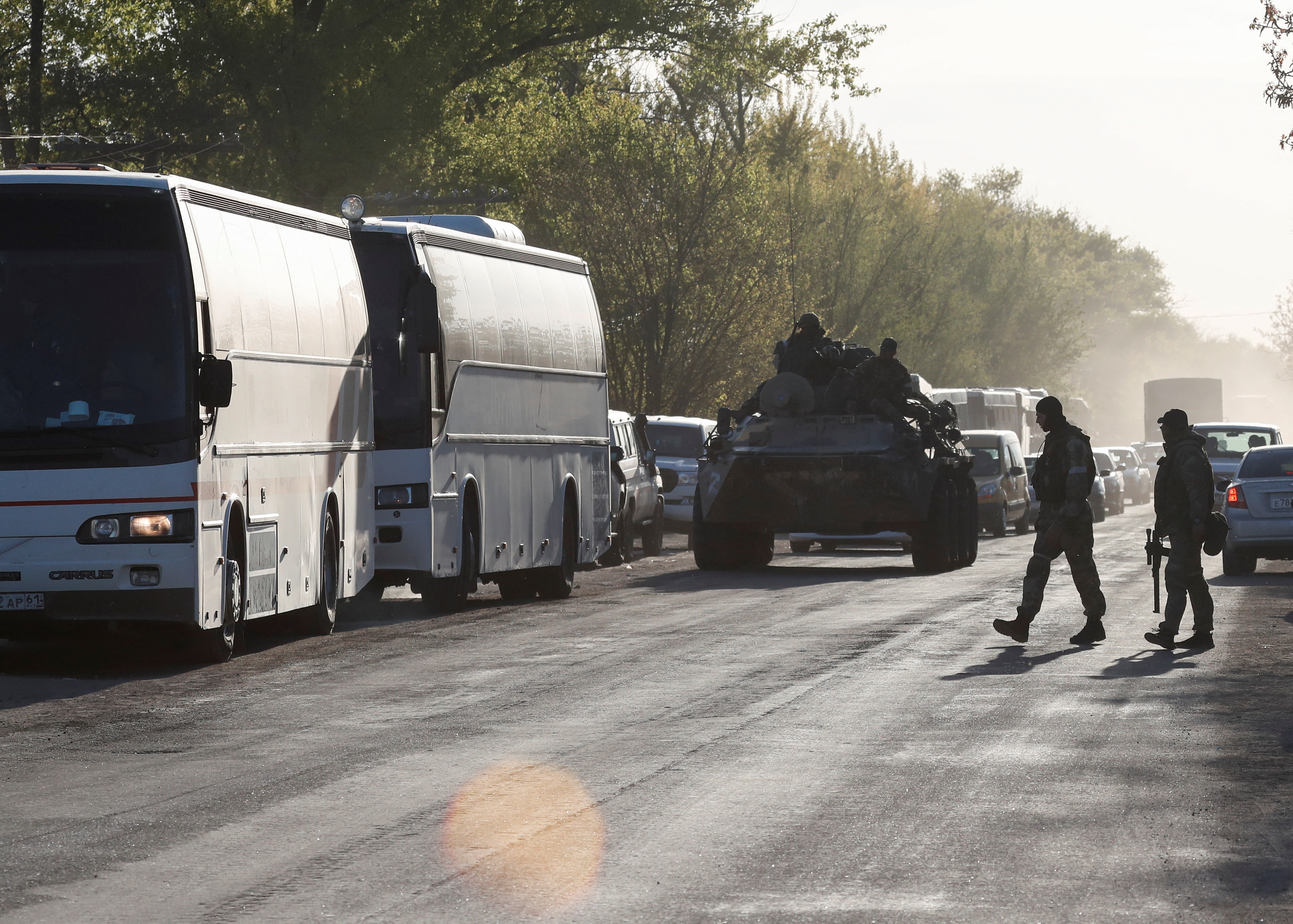 Buses carrying evacuees from Mariupol arrive in Bezimenne