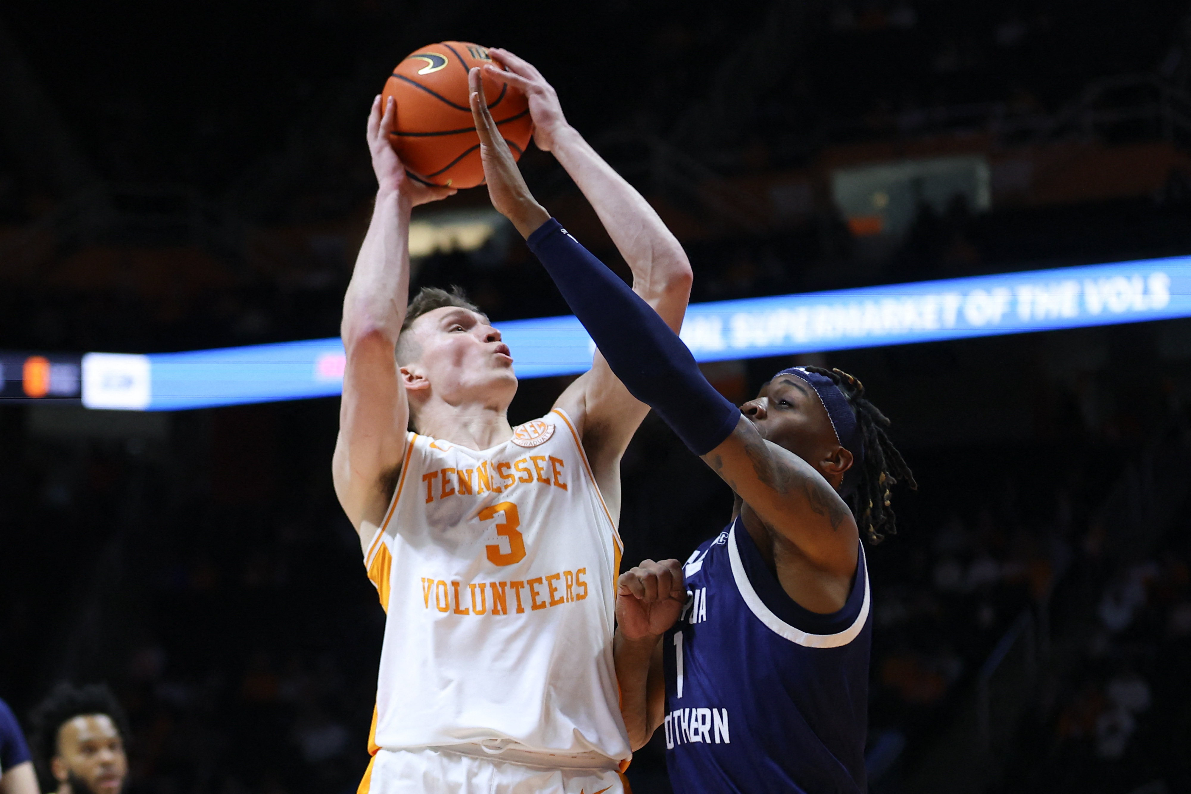 Jonas Aidoo (29 Points) Lifts No. 12 Vols Past Georgia Southern | Reuters