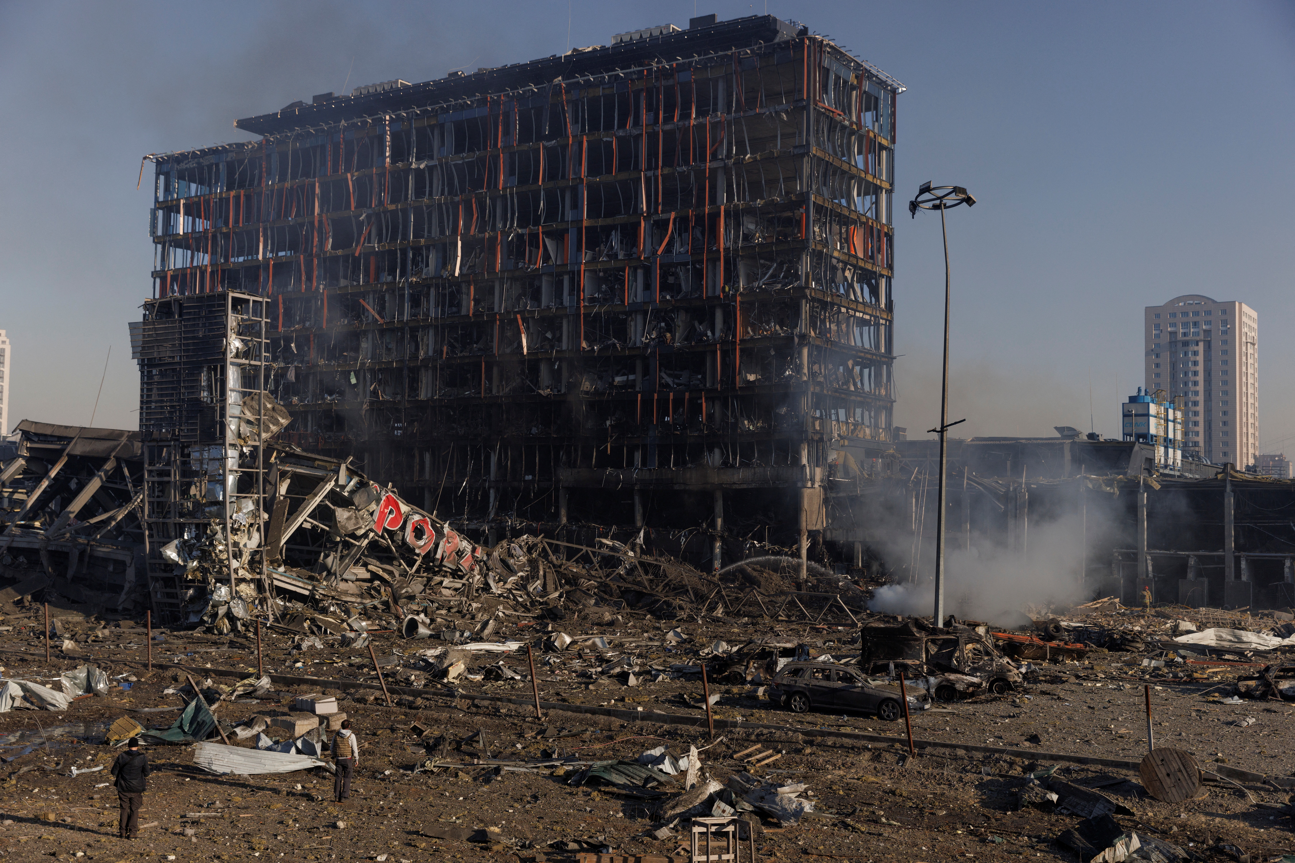 キエフのショッピングセンターで爆撃、8人死亡 ロシア「ロケット弾使用