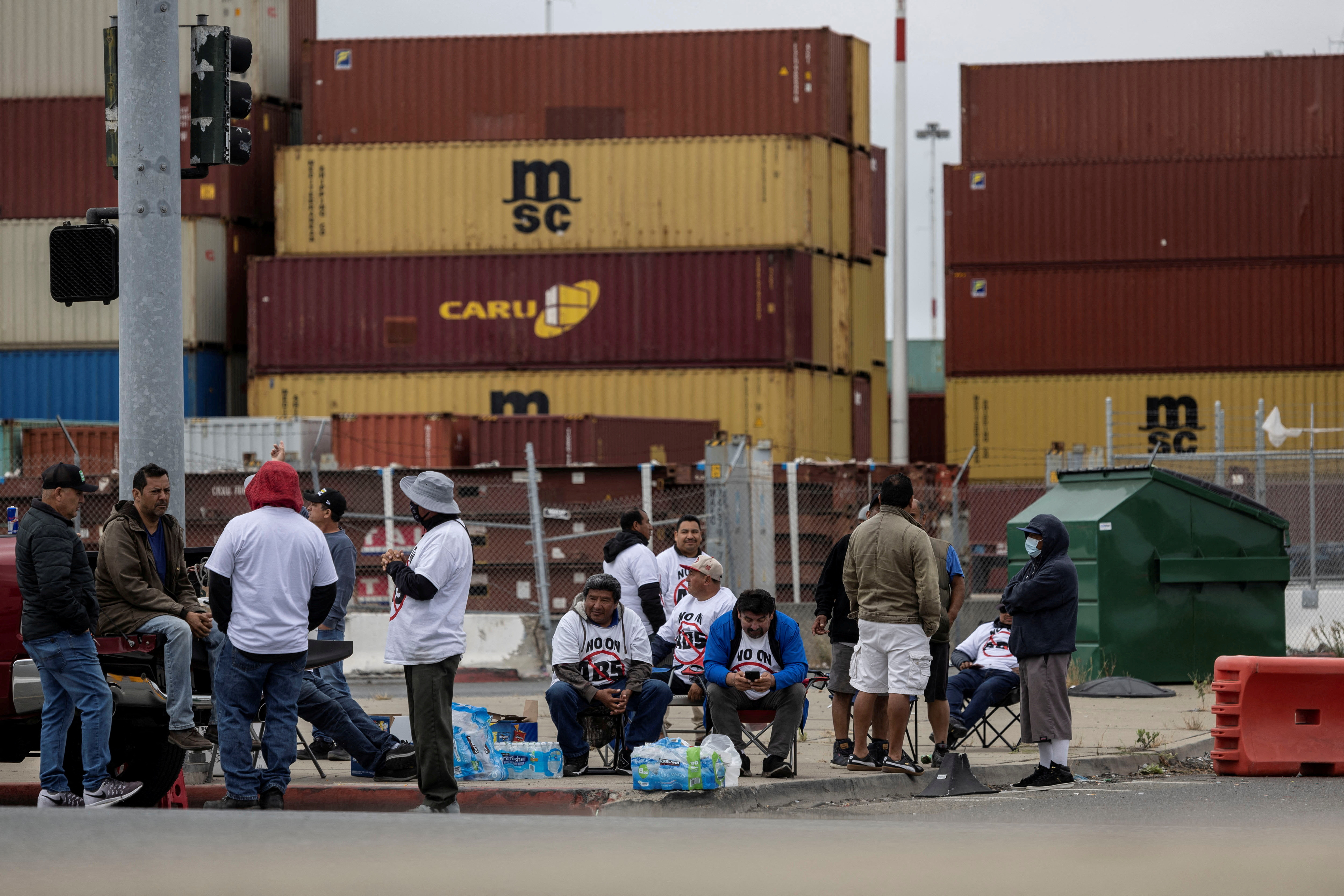 Trucker protests halt cargo movement at California's No. 3 seaport