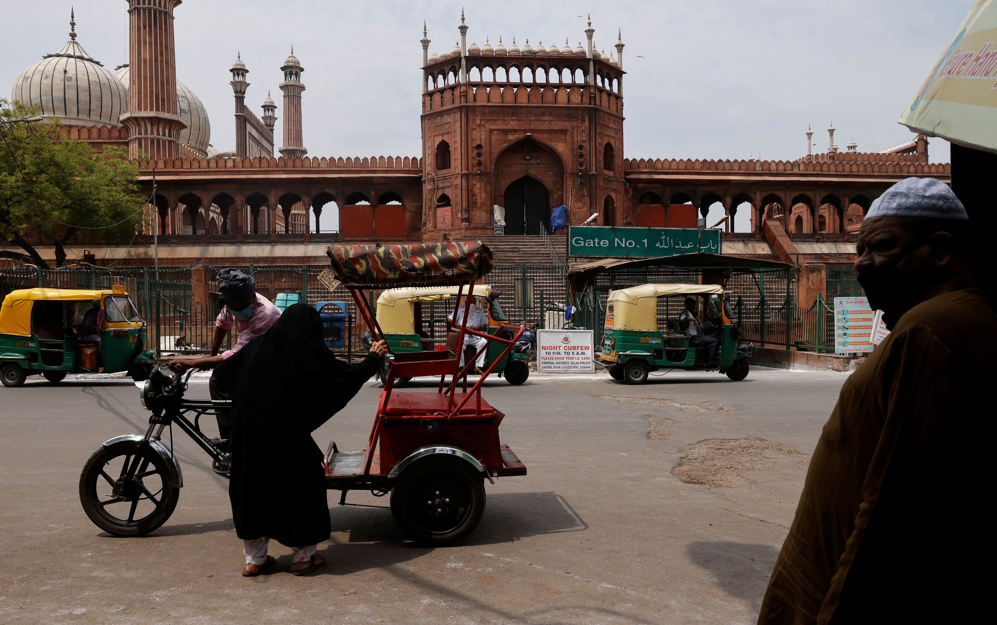 Delhi government makes changes in auto registration process