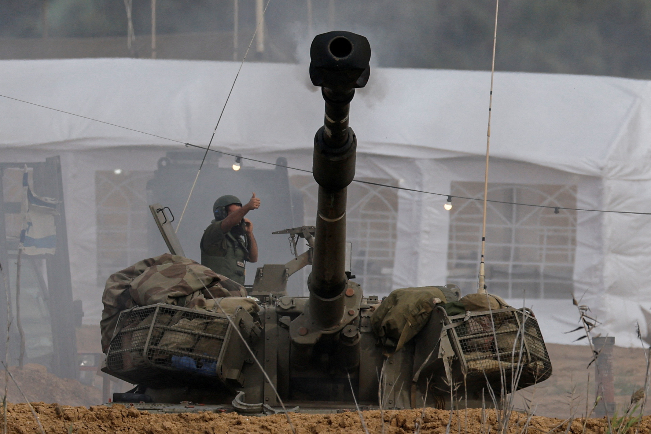 Một đơn vị pháo binh Israel nổ súng gần biên giới Israel-Gaza