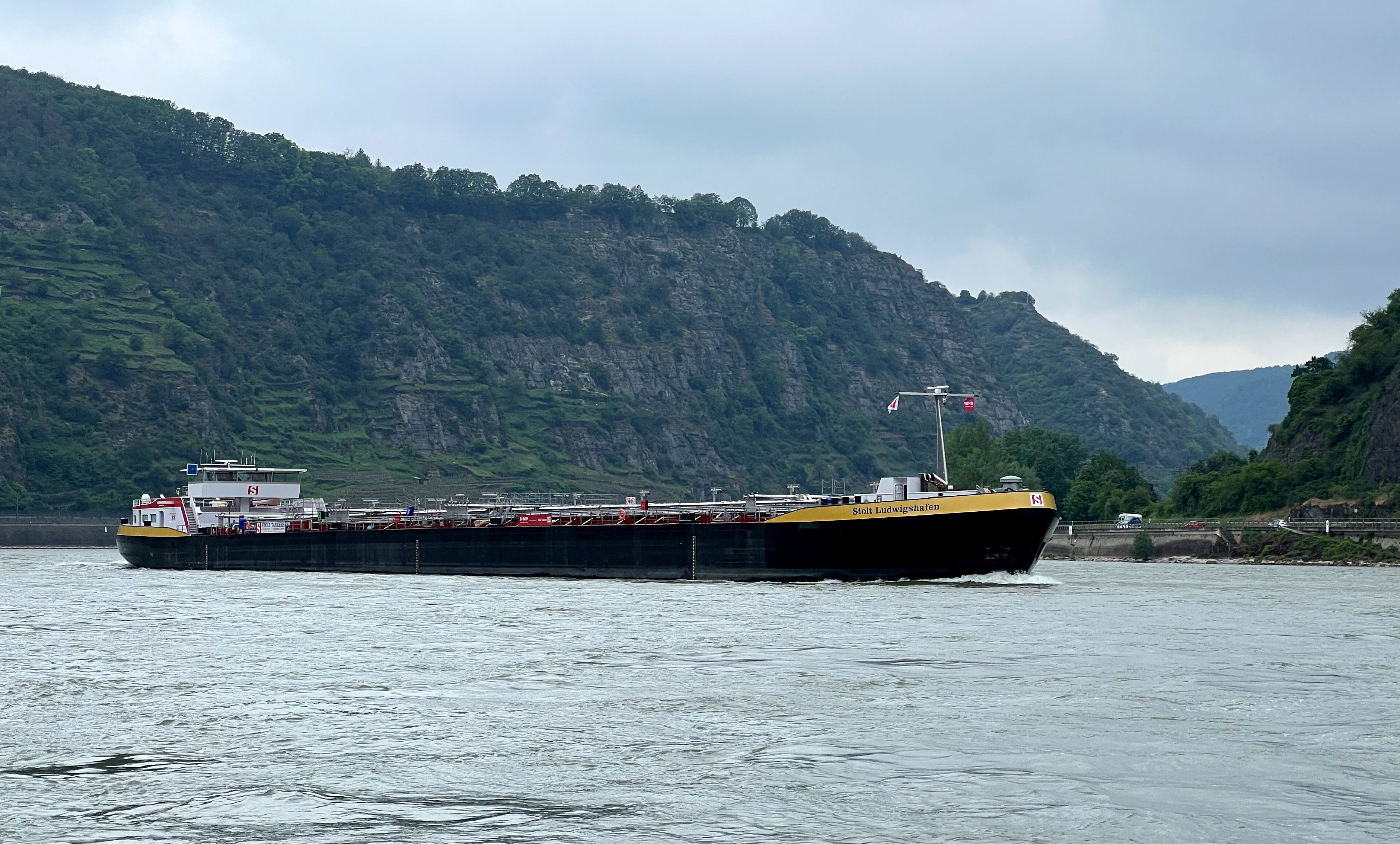 Low water again hampers Rhine river shipping in Germany | Reuters