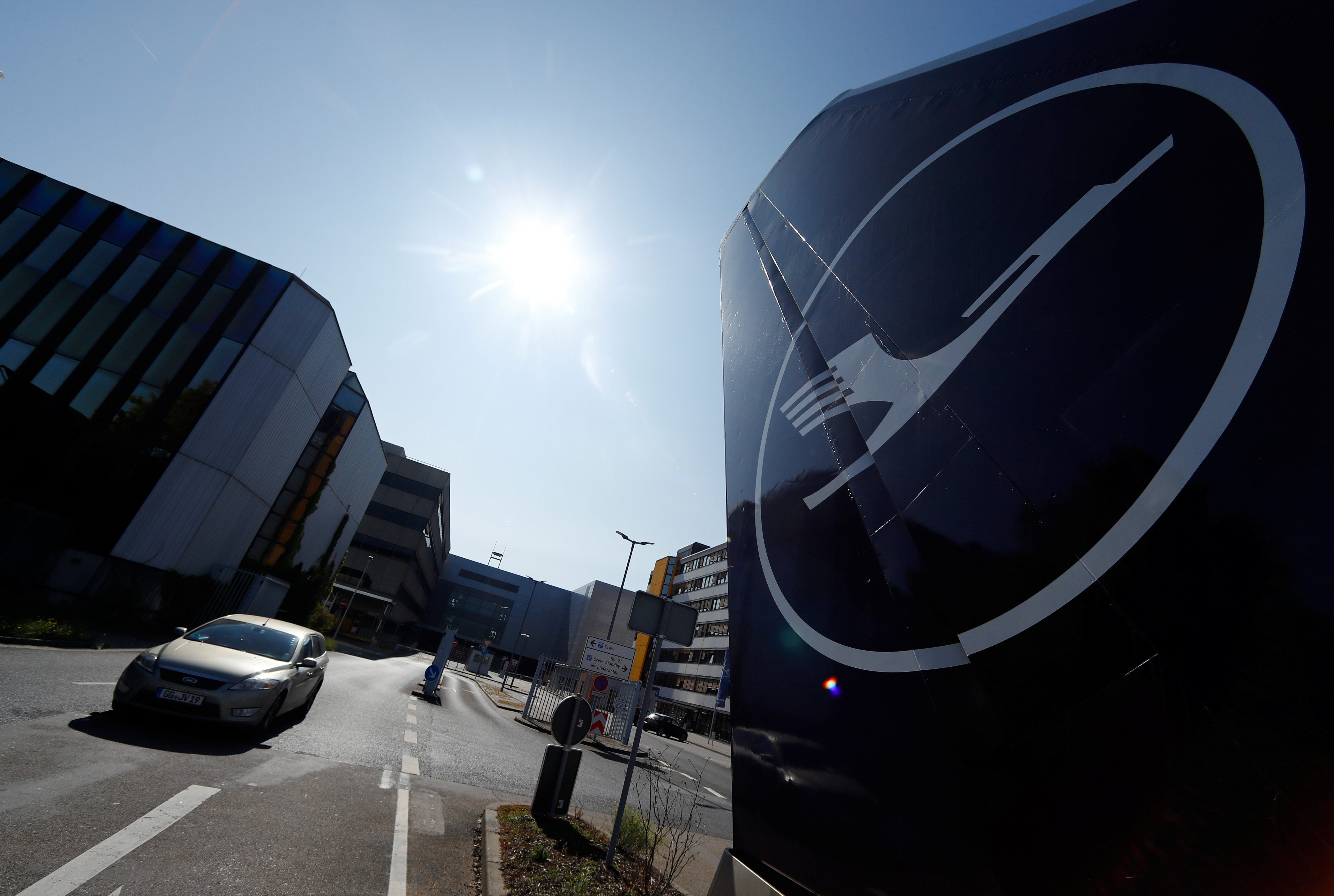 Lufthansa supervisory board discusses strategy amid the coronavirus pandemic
