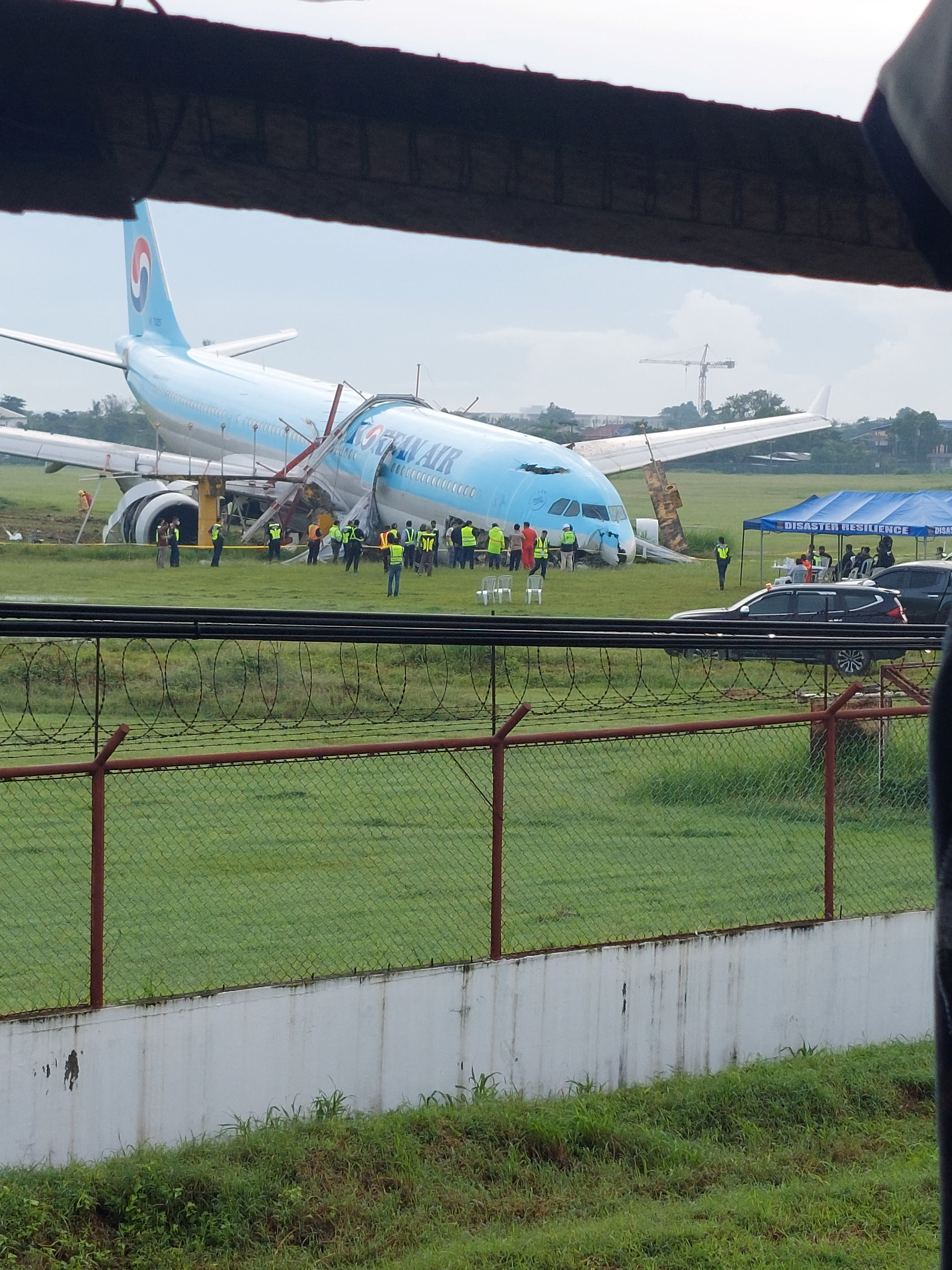 Korean Air jet overruns runway at Cebu International Airport in Philippines
