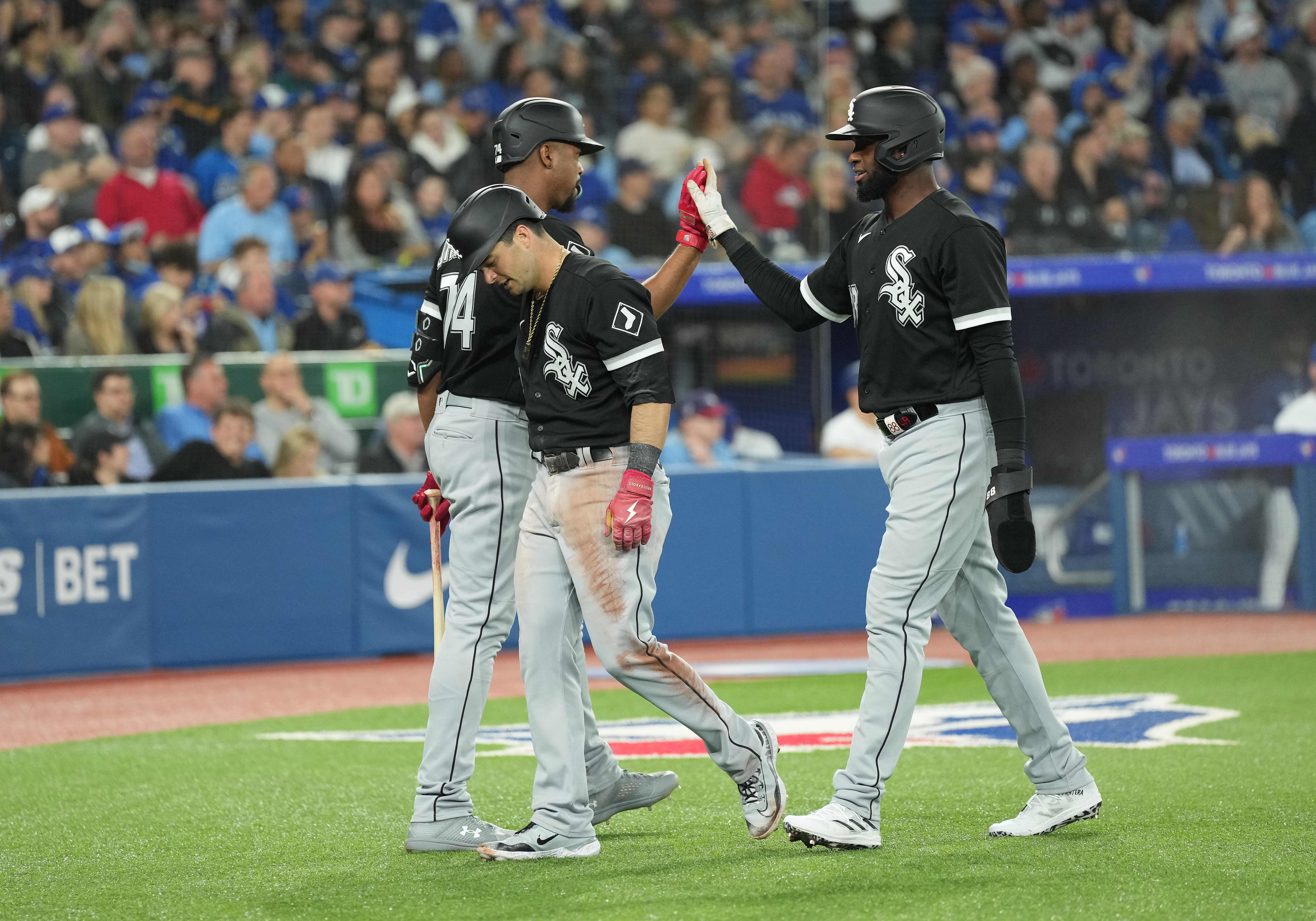 Yankees Rivalr yankees mlb jersey 5t y Roundup: Blue Jays walk off
