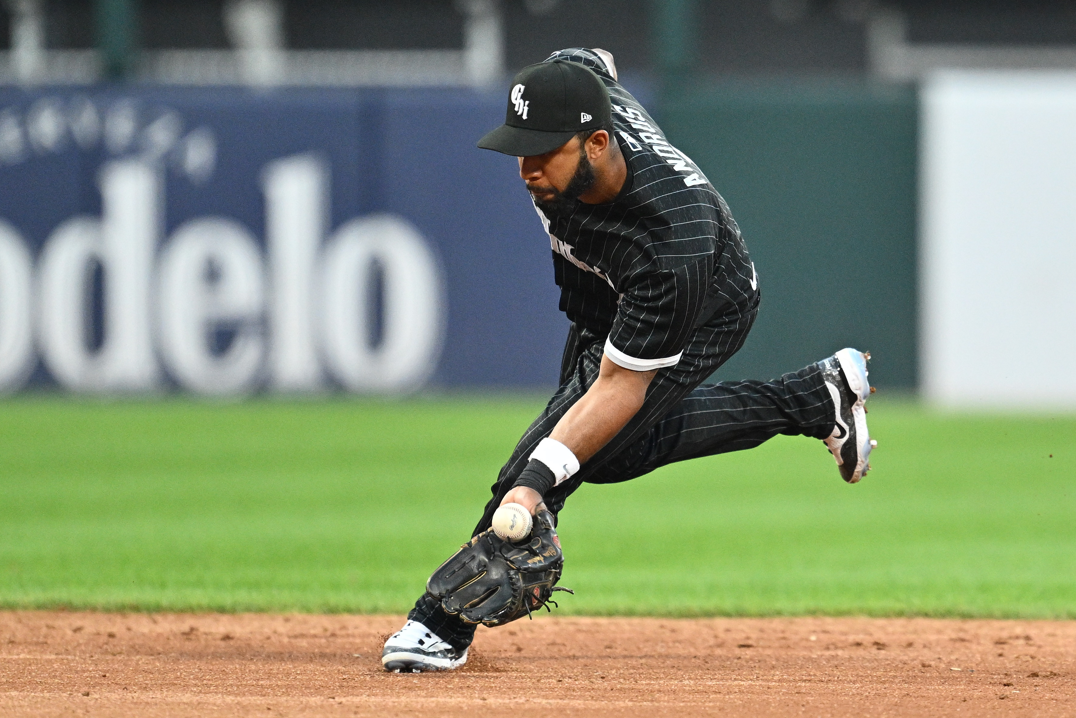 Brayan Bello's effective outing leads Red Sox past White Sox