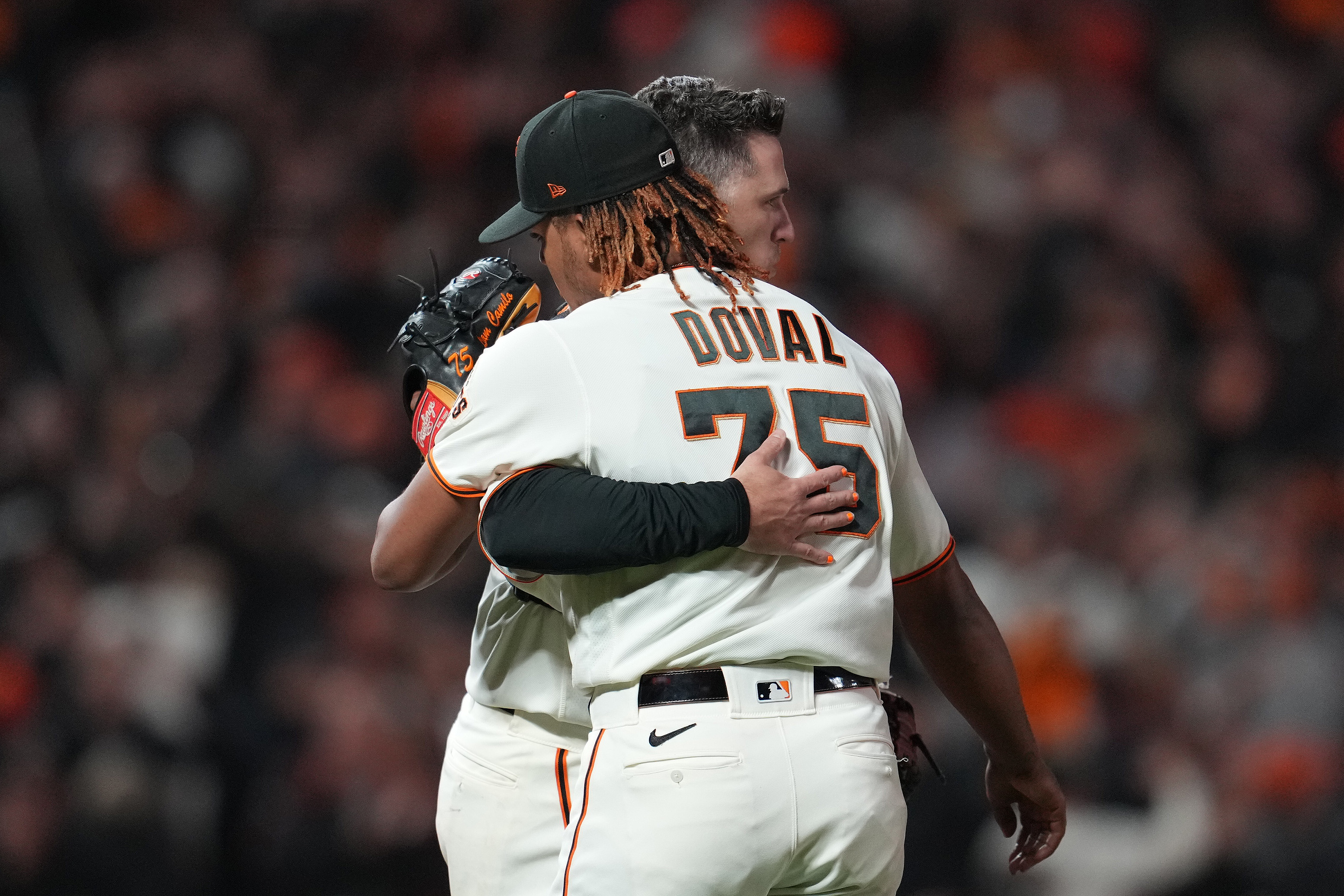 MLB roundup: Logan Webb, Giants silence Dodgers in NLDS Game 1