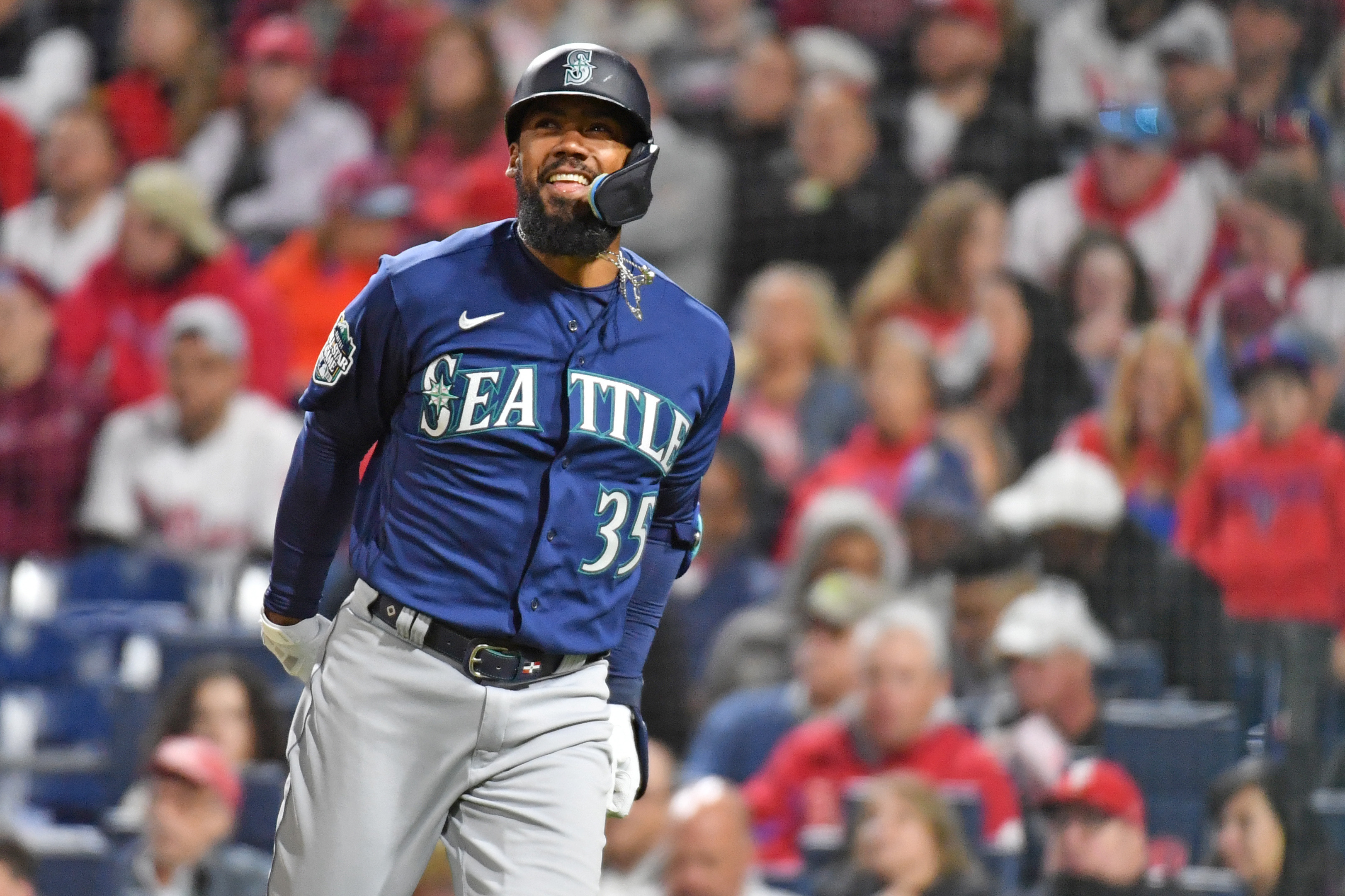 Teoscar Hernandez helps Mariners knock off Phillies