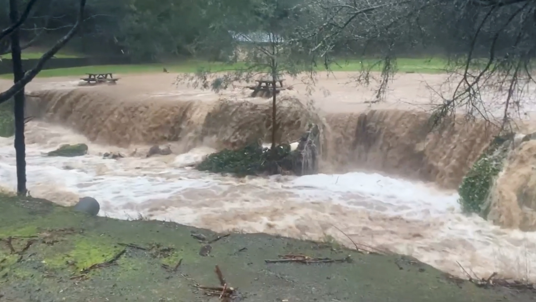 Australian Floods Turn Fatal As Sydney Shivers Through Cold Snap Reuters 8055