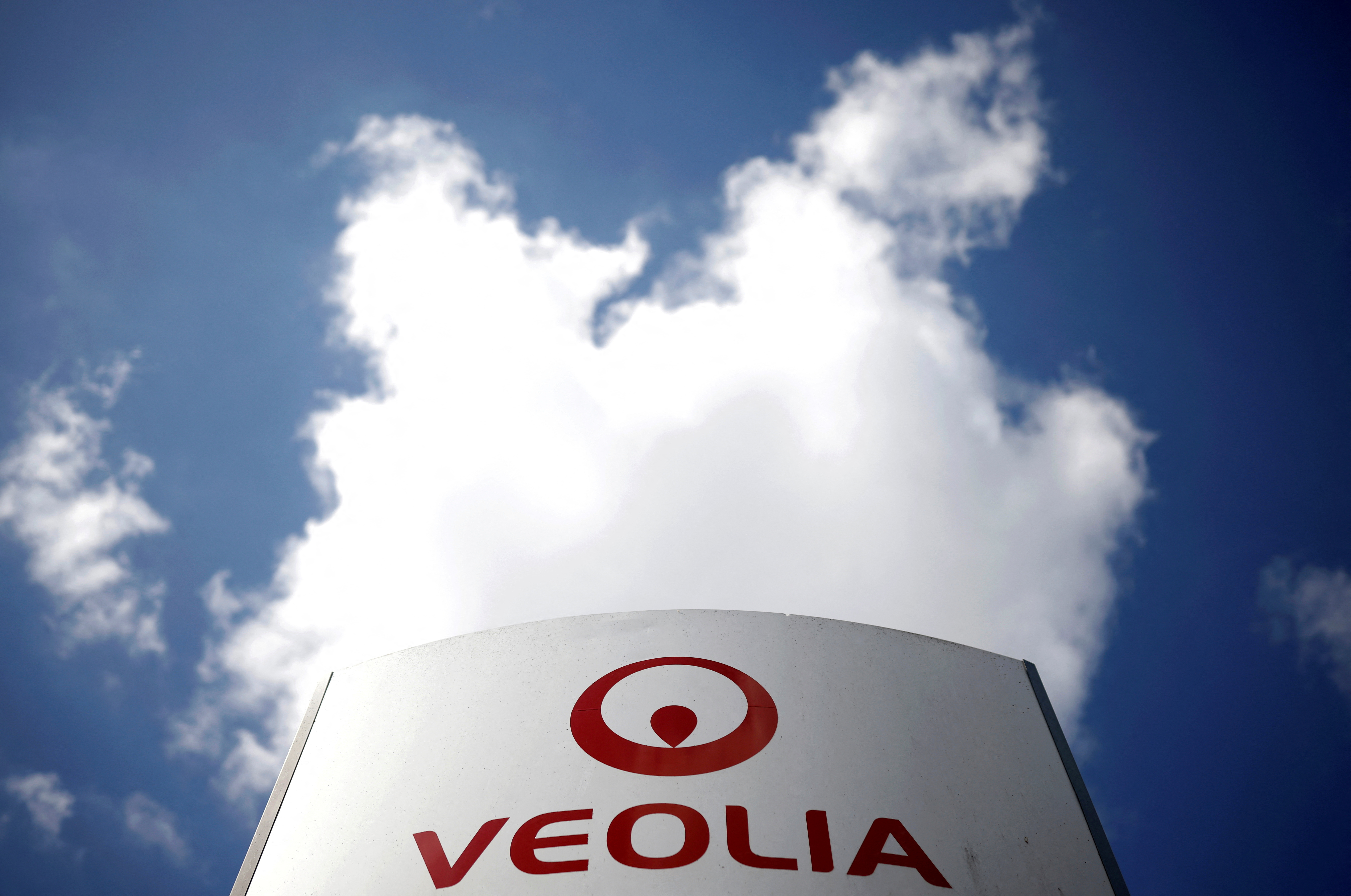 Utility Veolia keeps 2022 financial goals as Suez deal bears fruits in H1 |  Reuters