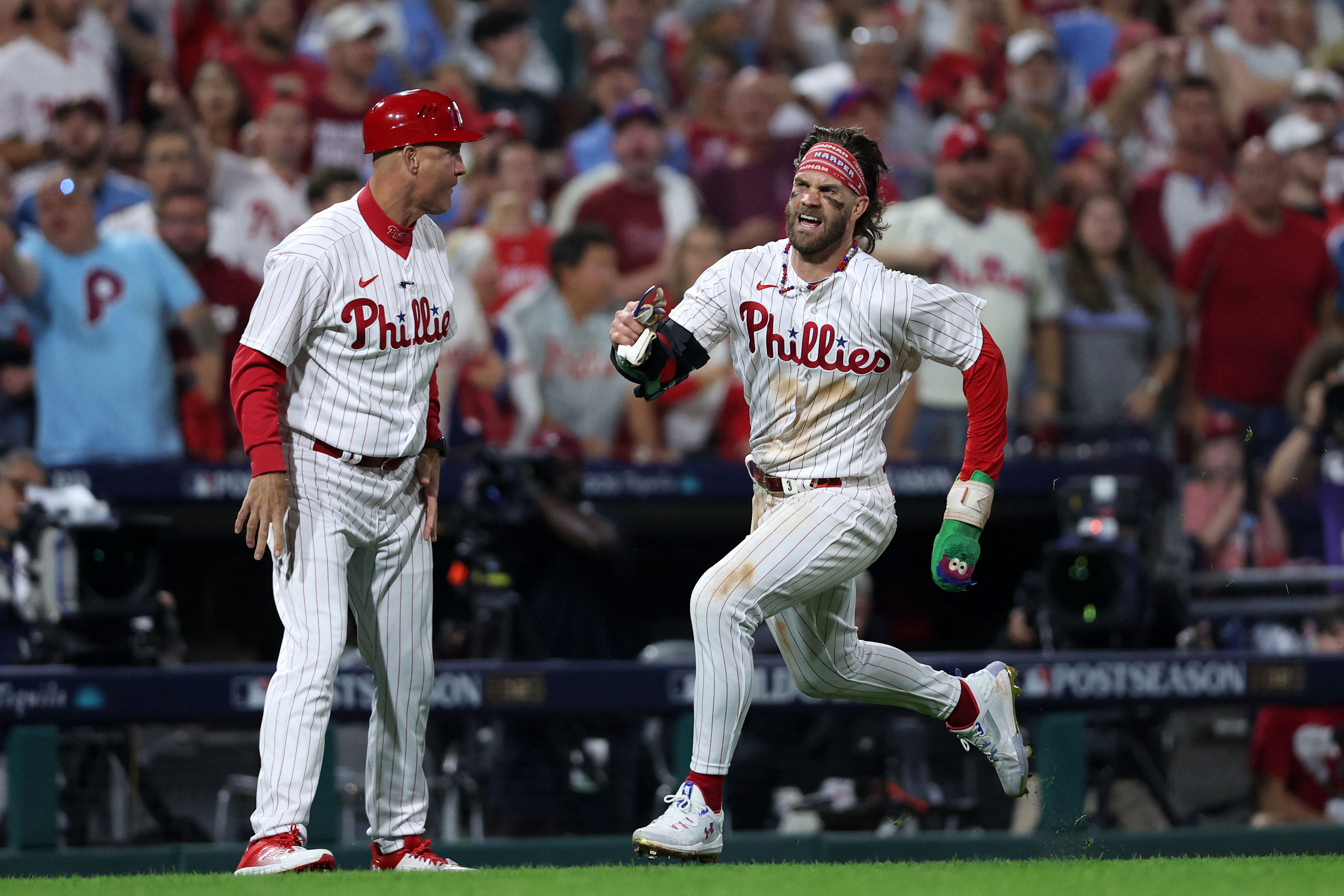 Phillies contain Marlins, take Game 1 of wild-card series | Reuters