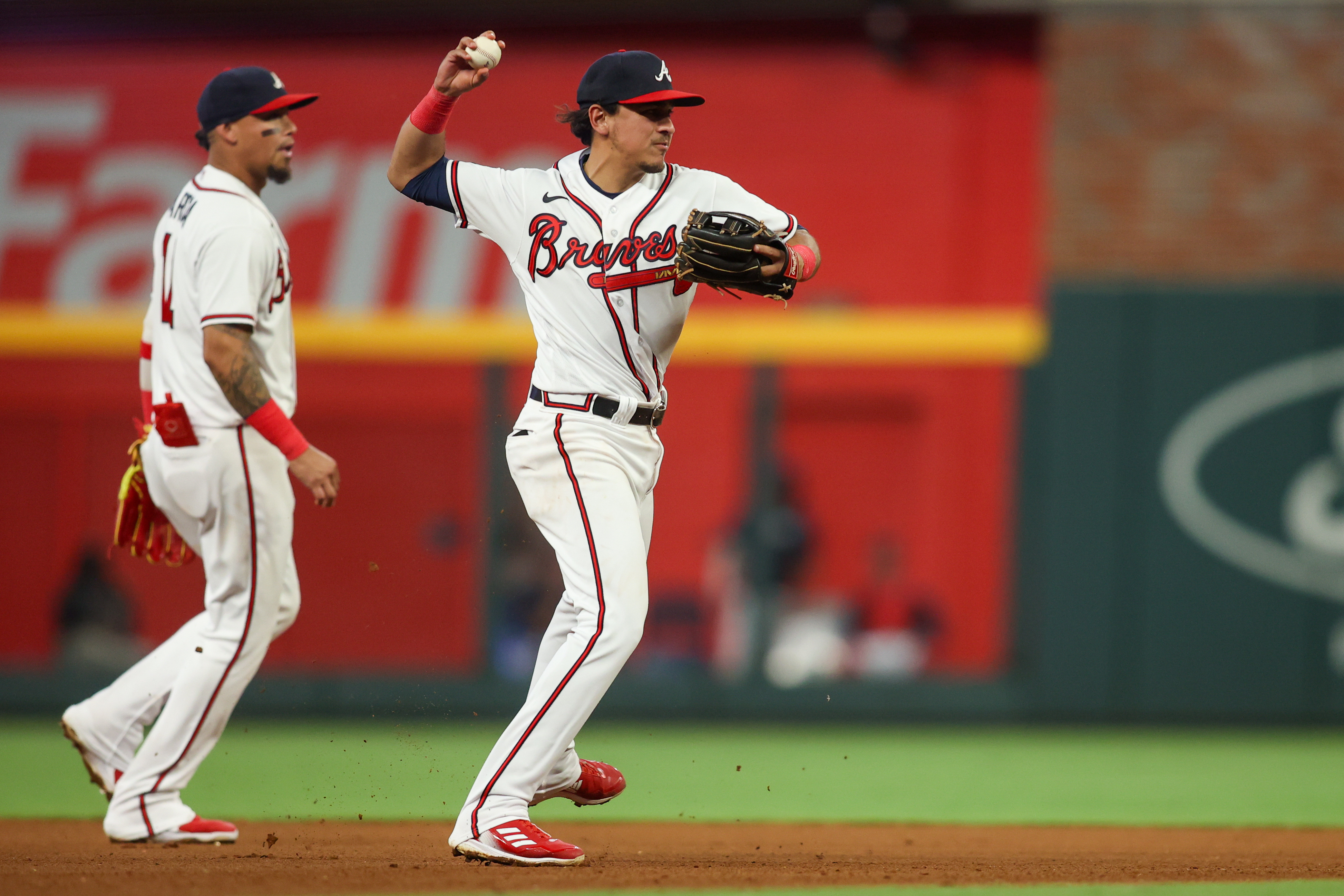 Braves complete sweep as Yankees end brutal road trip with sub