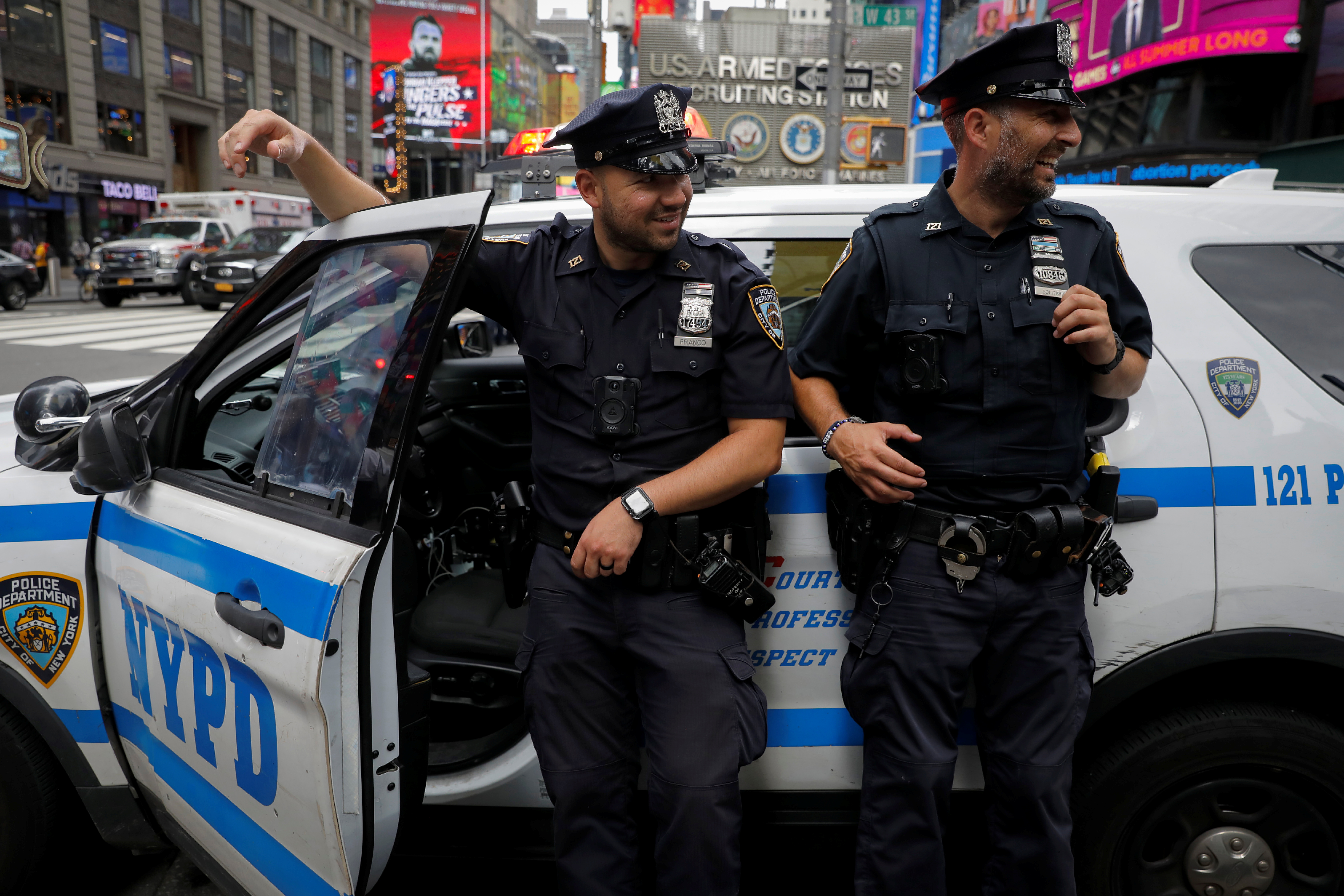 NYPD orders police officers to get a jab or mask up while on duty ...