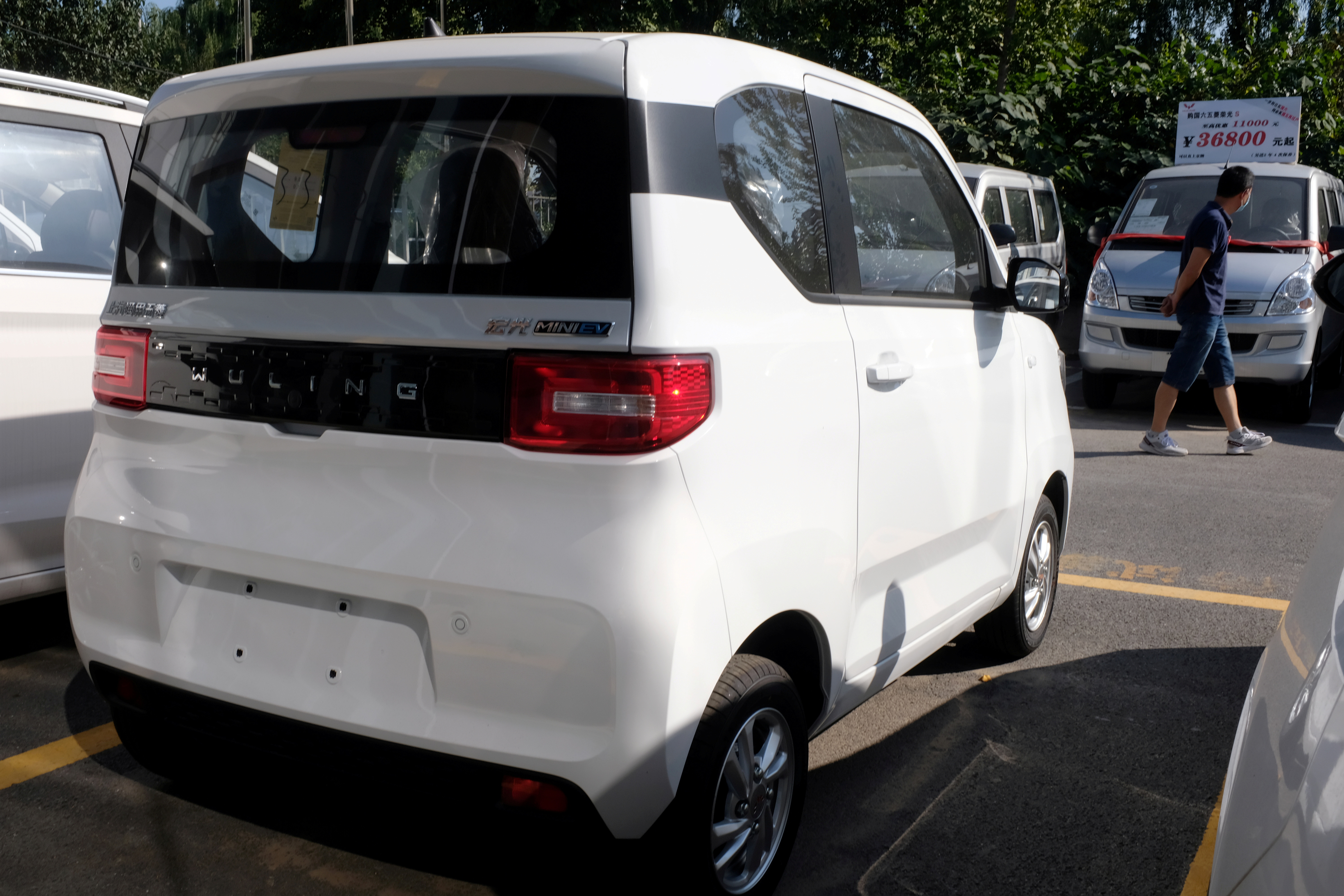 Wuling mini ev фото