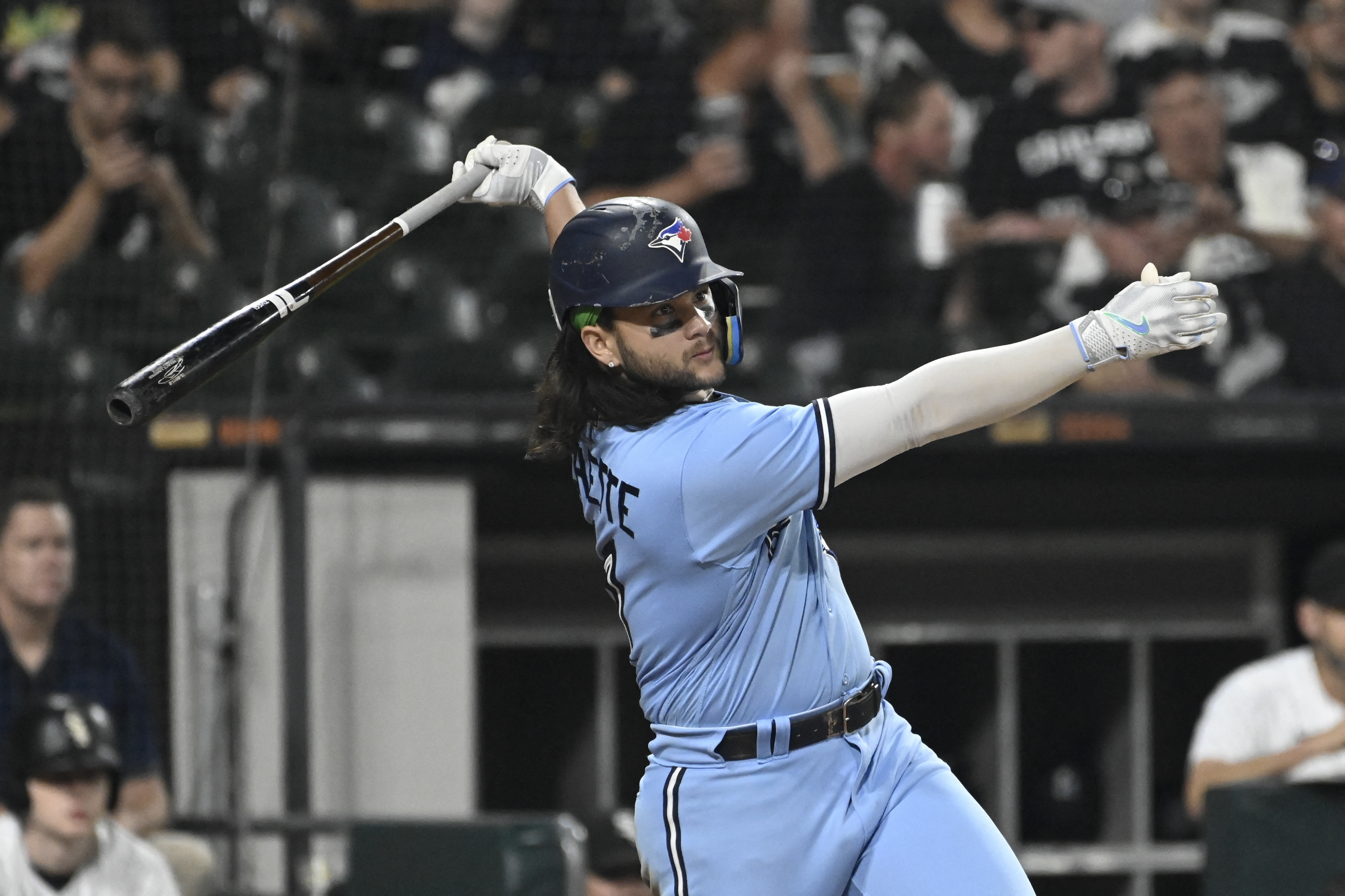 What a day for the rookie! Gunnar Henderson collects 2 homers, 4 hits, and  5 RBI in the Bronx! 