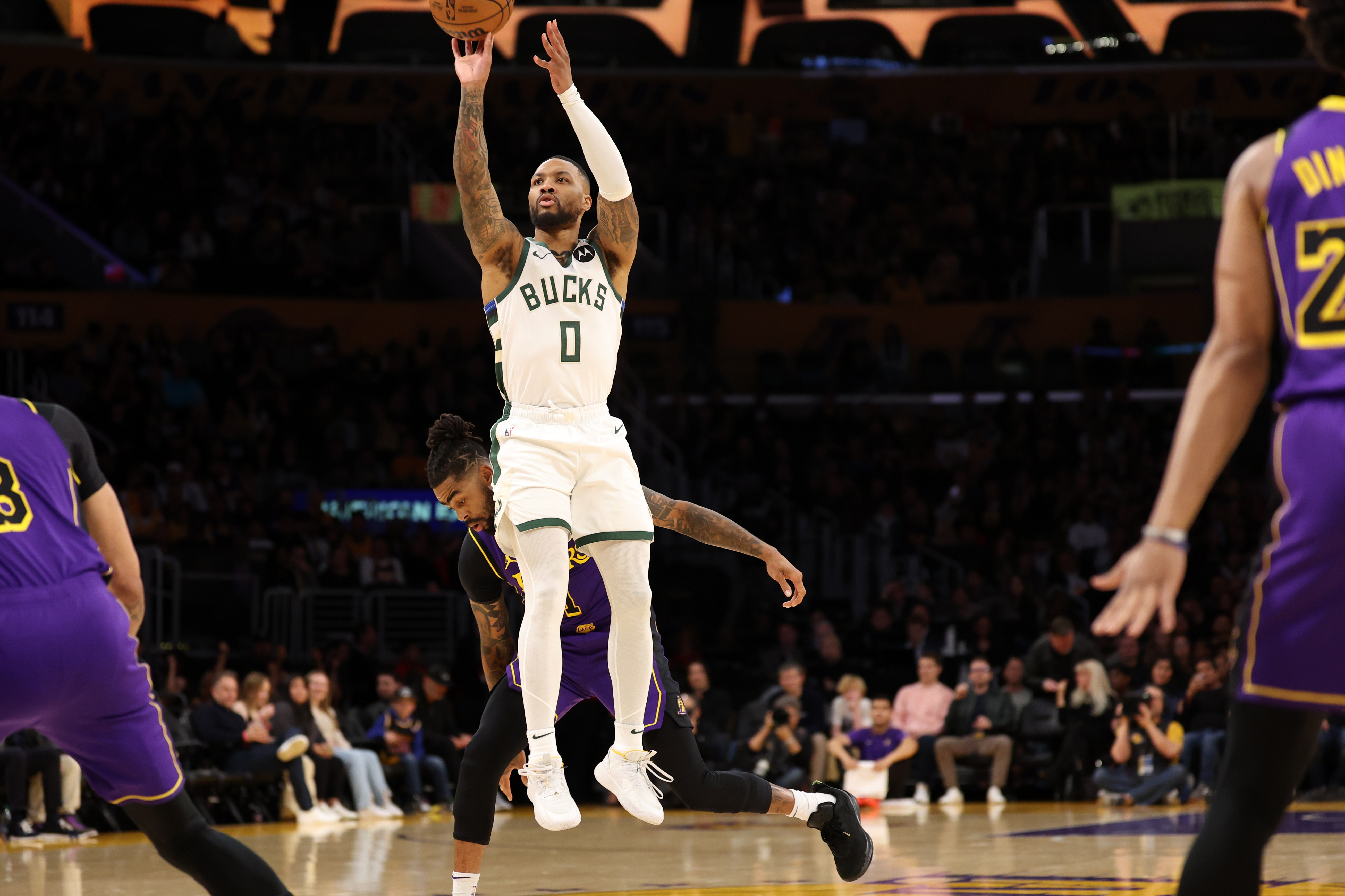 D'Angelo Russell scores 44 as Lakers edge Bucks in a thriller
