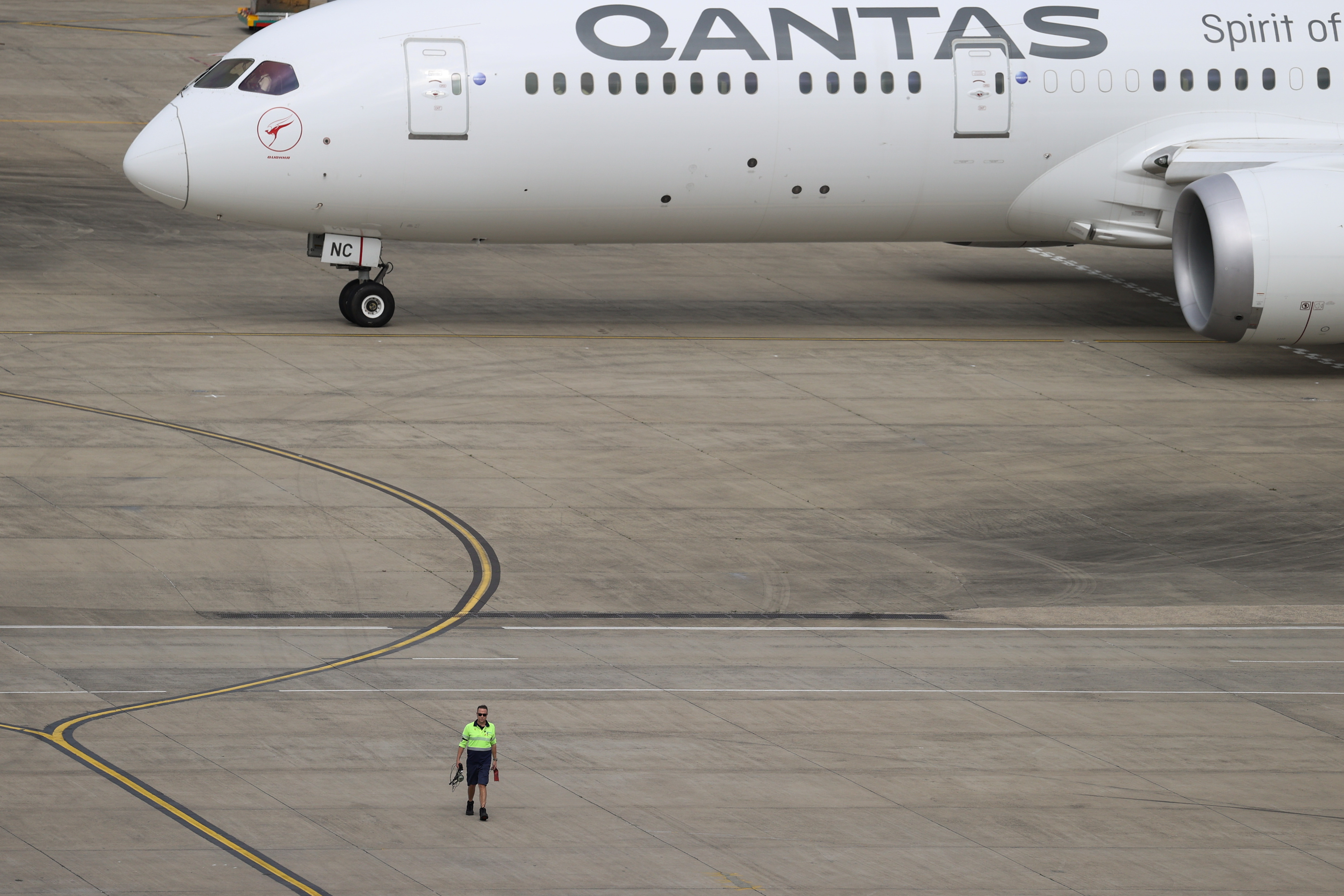 カンタス航空 飛行19時間、人間は耐えられるか カンタス航空が実験 - WSJ