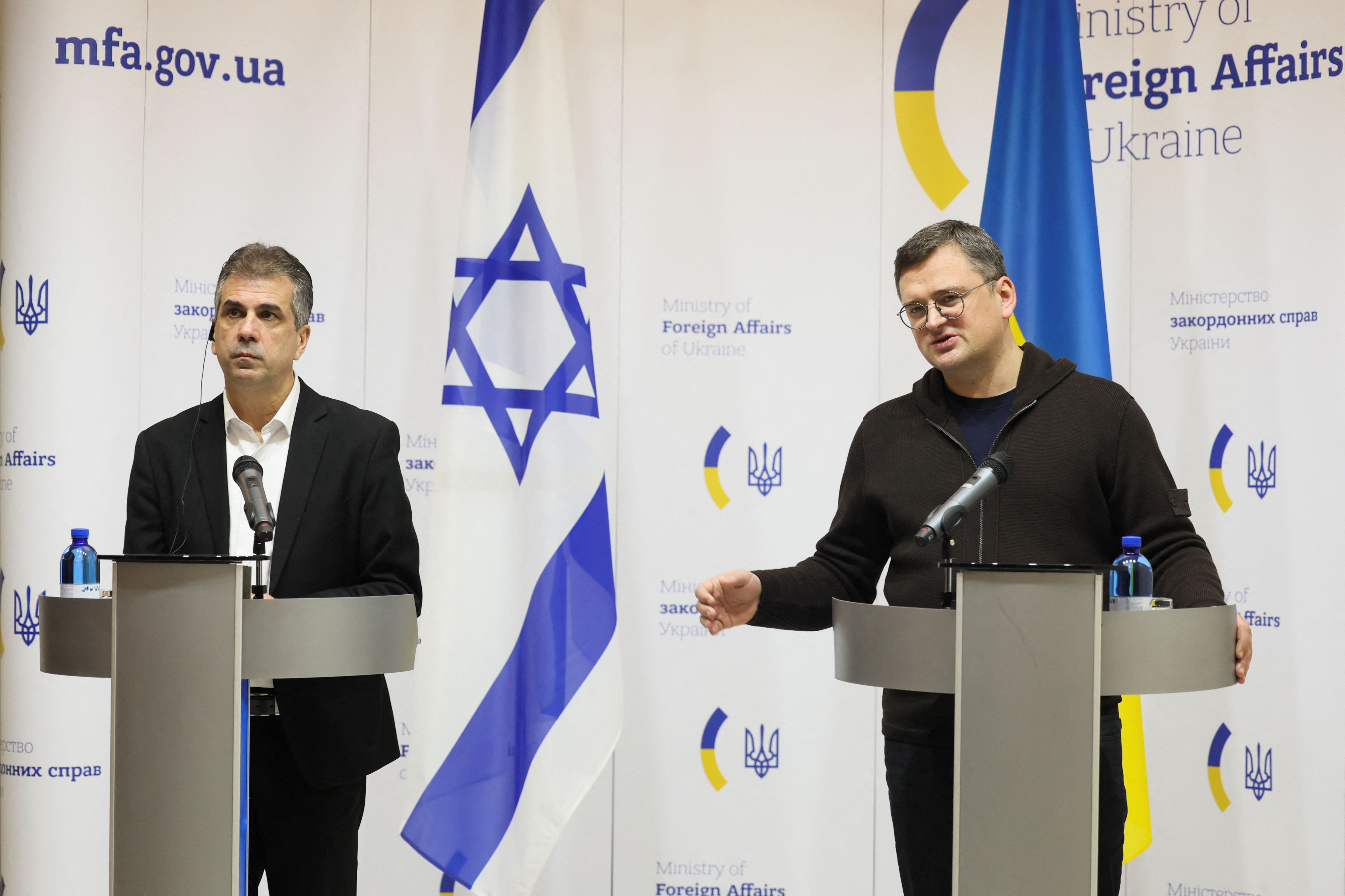 Ukrainian Foreign Minister Kuleba meets Israeli Foreign Minister Cohen, in Kyiv