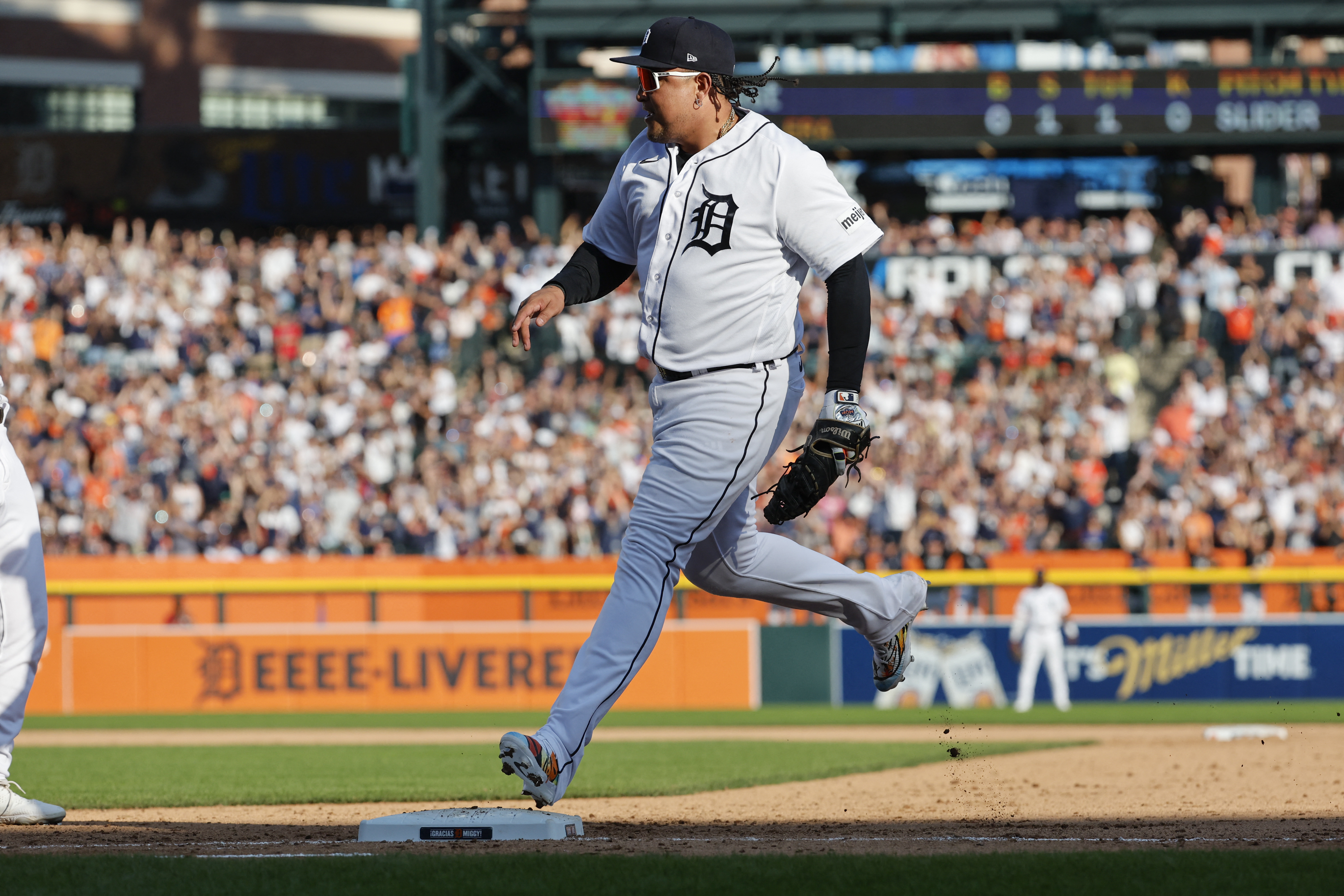 Cabrera's walk-off RBI single lifts Tigers over Guardians 4-3 Detroit News  - Bally Sports