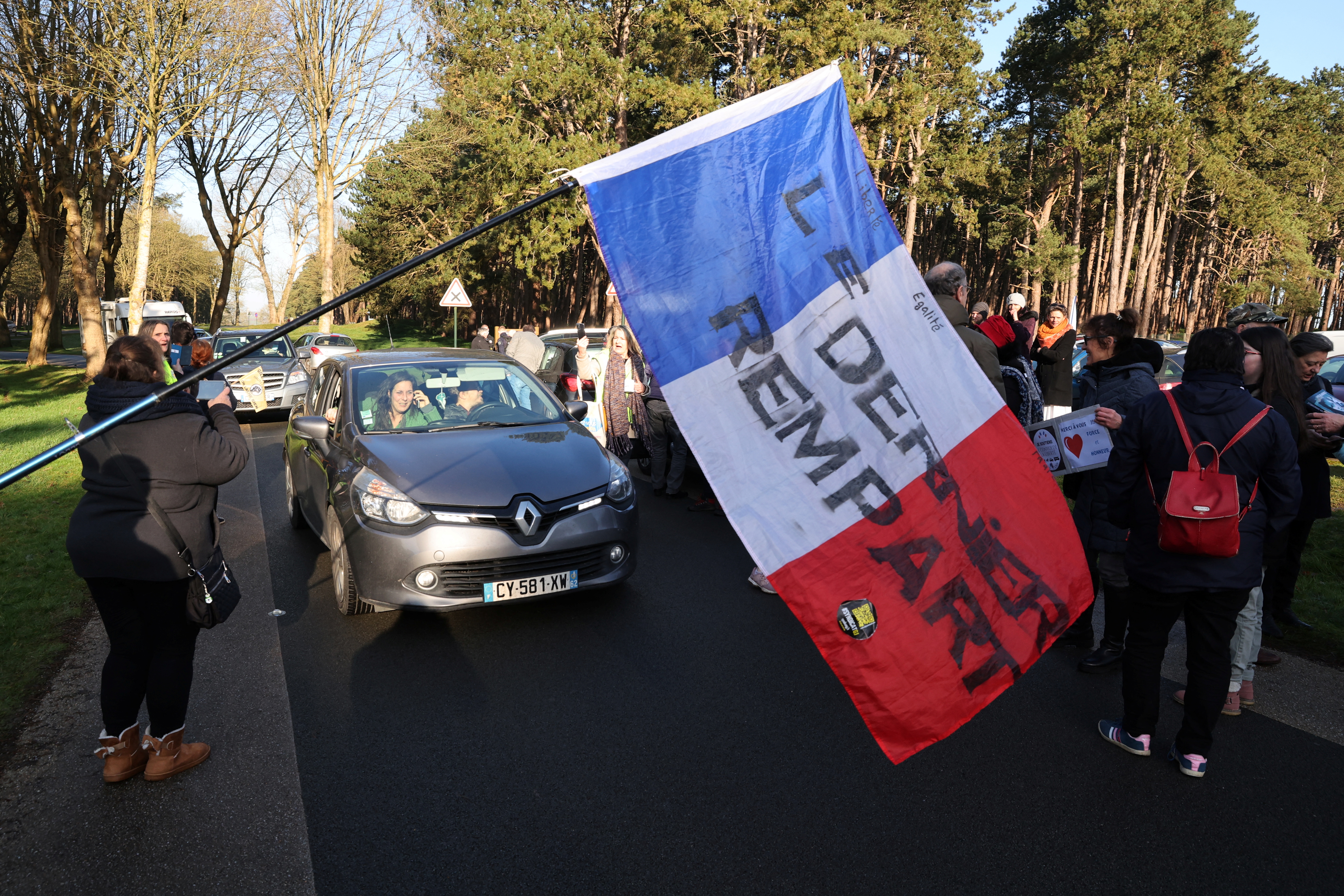 French 'freedom convoy' underway to Paris