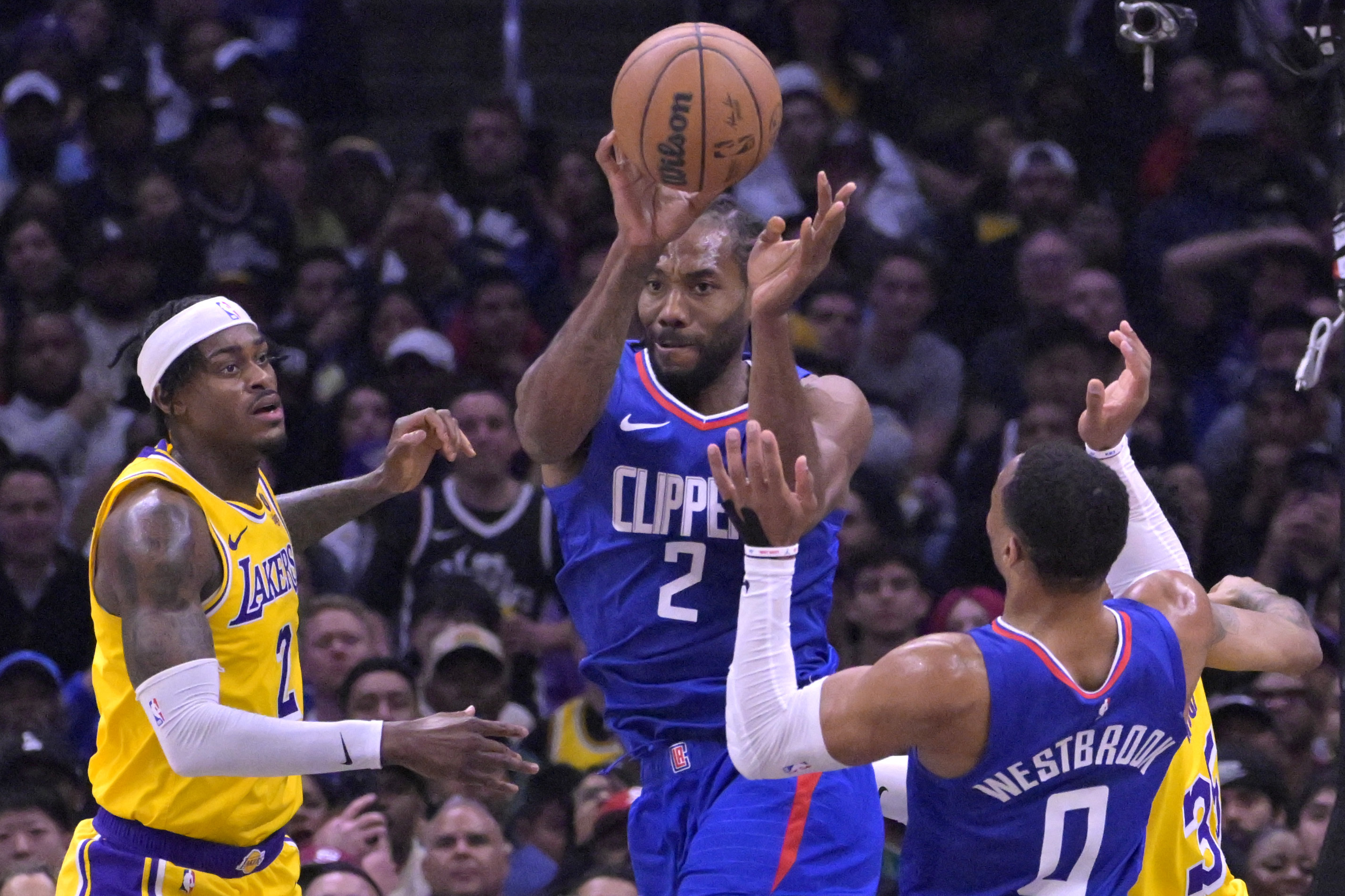 Clippers Ride Kawhi Leonard's Triple-double To Win Over Lakers | Reuters