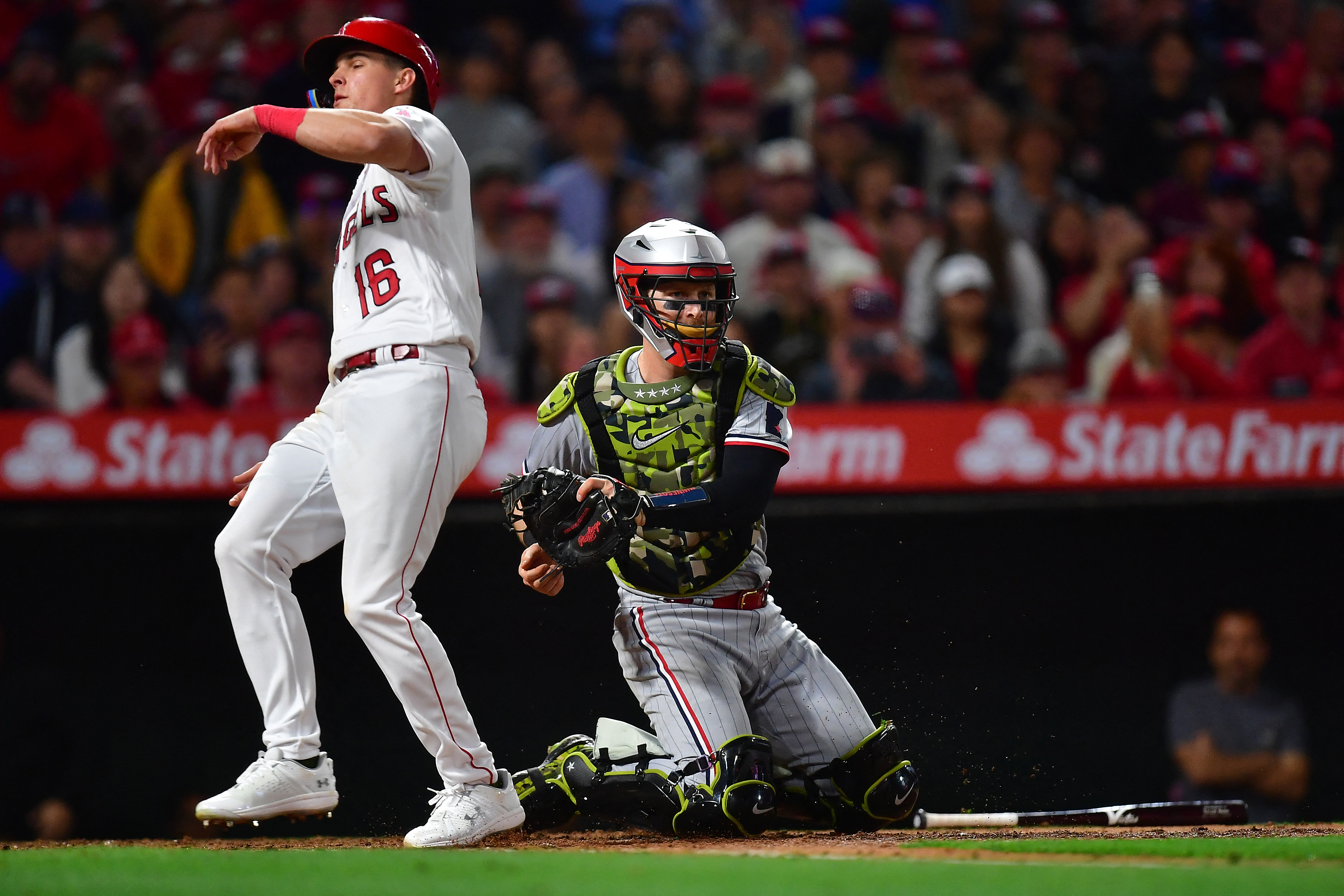 Mickey Moniak carries Angels past Twins