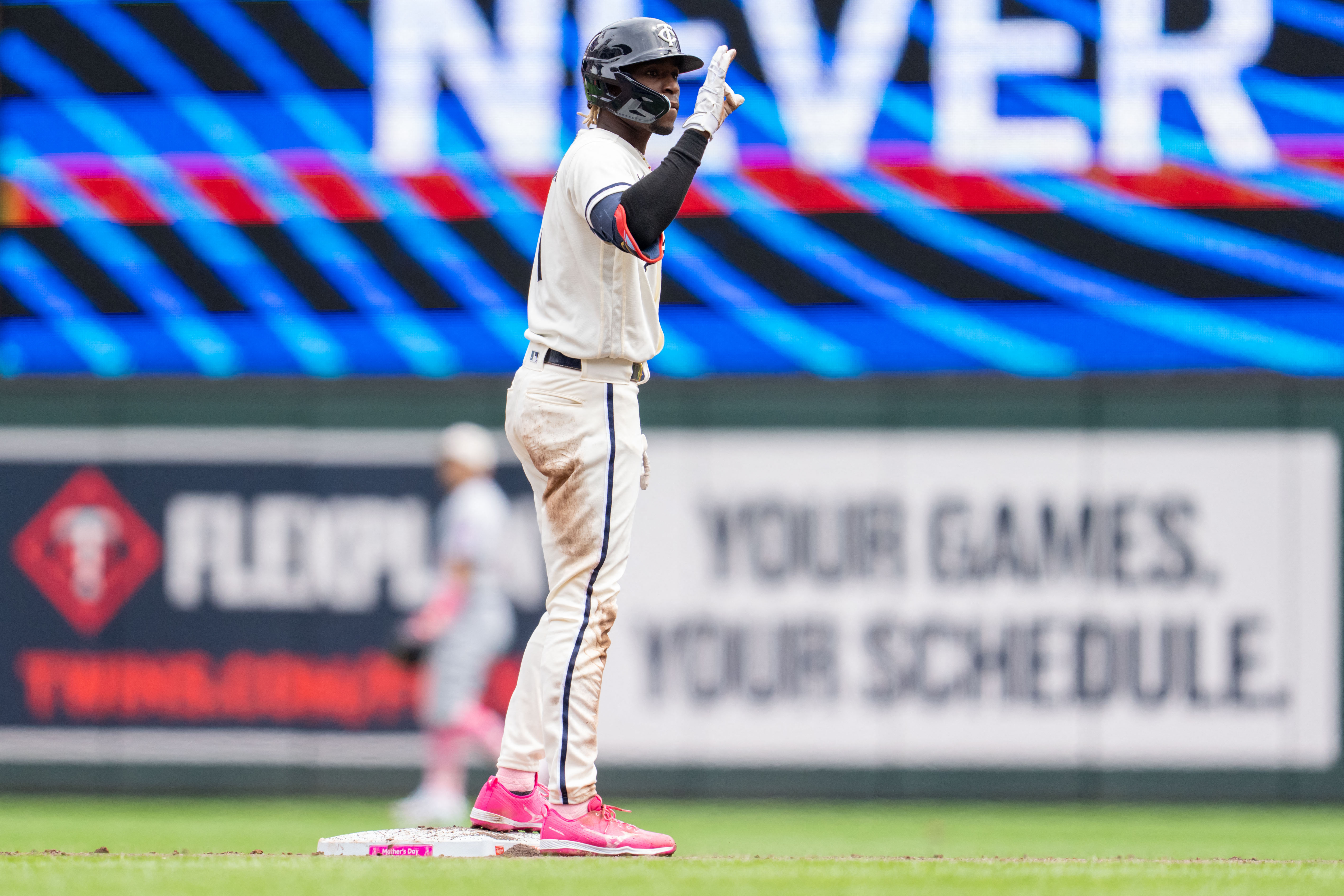 Twins rout Cubs for second straight day