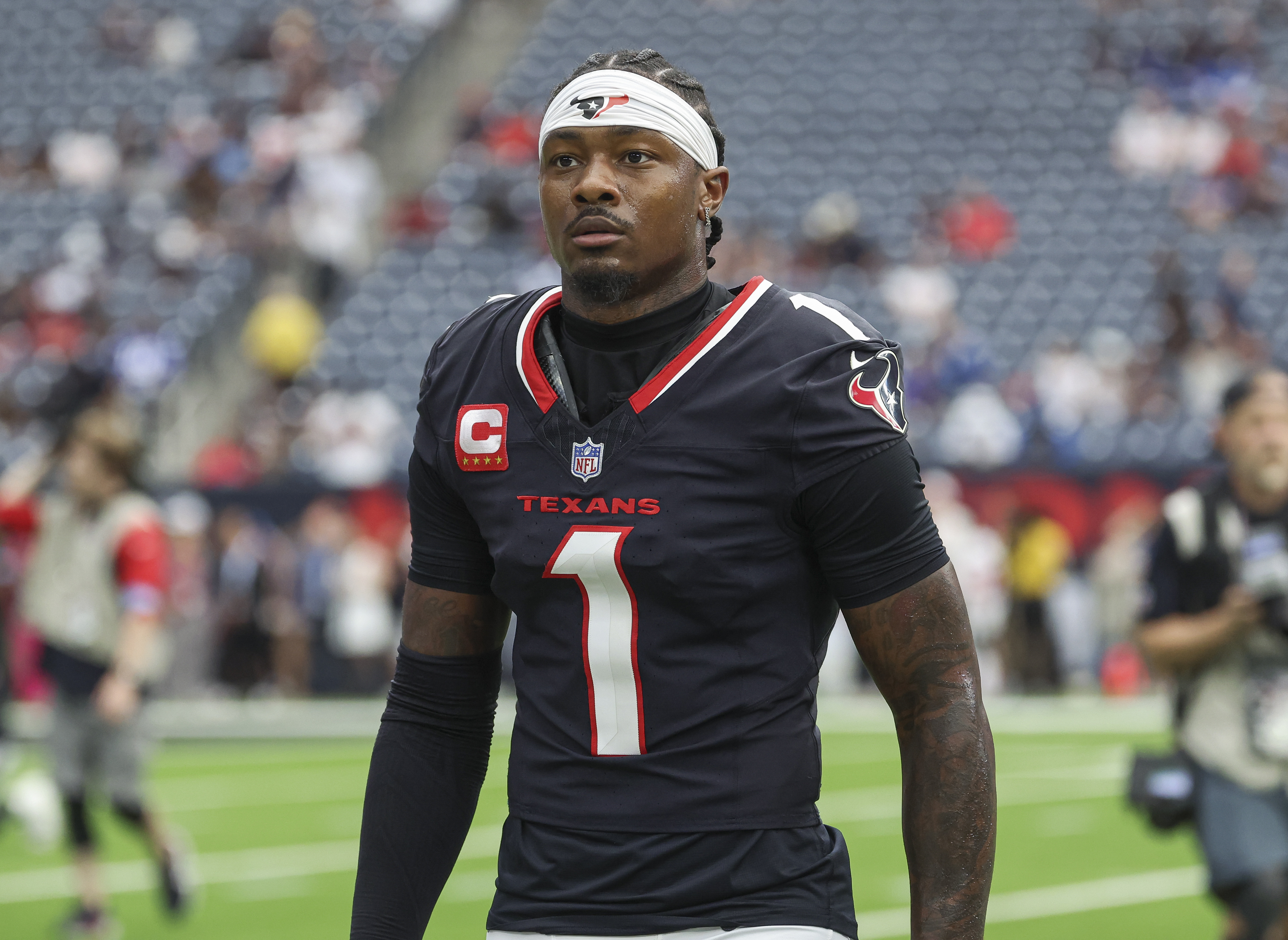 Texans WR Stefon Diggs (ACL) out for the season | Reuters