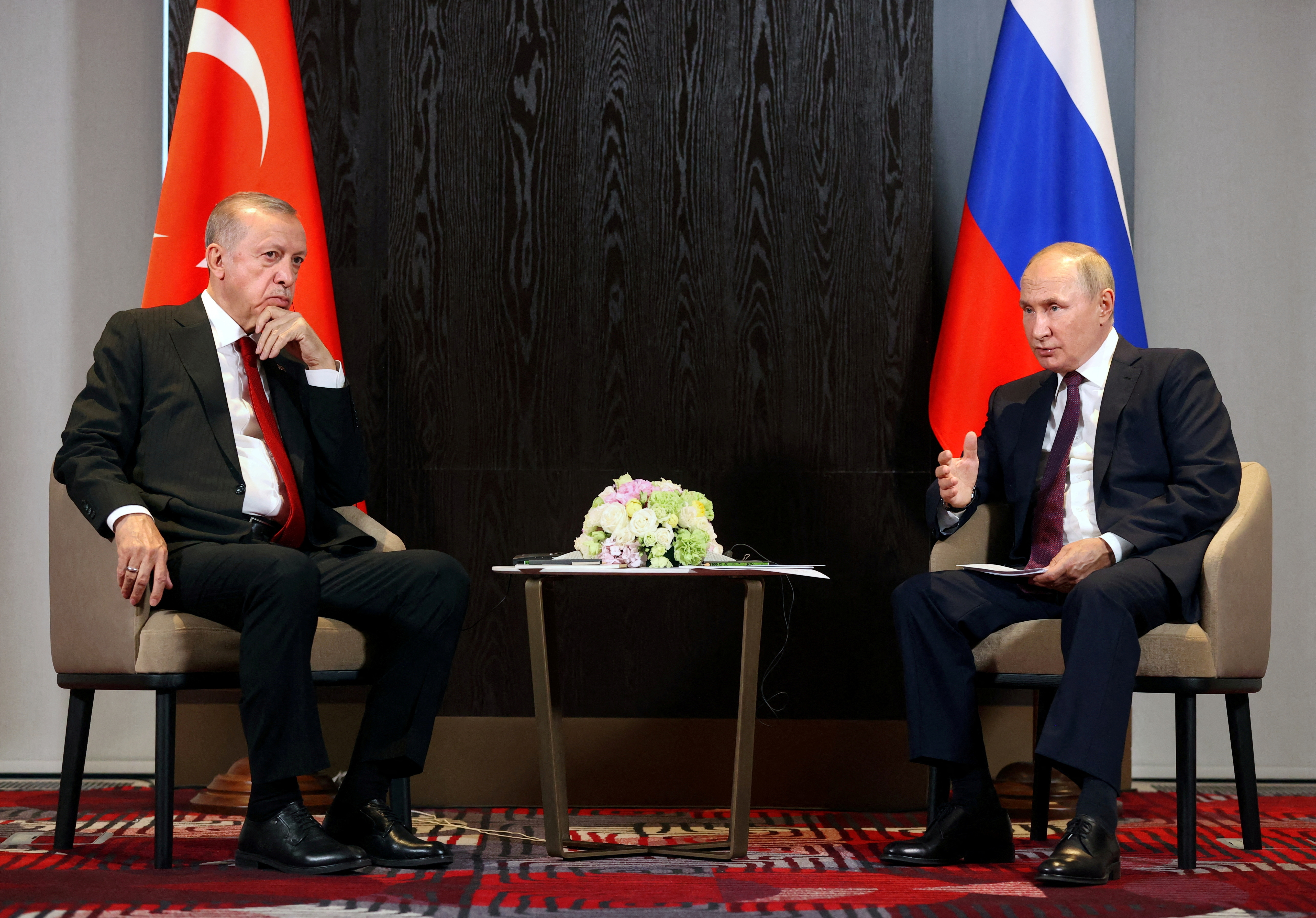 Russian President Putin and Turkish President Erdogan meet in Samarkand