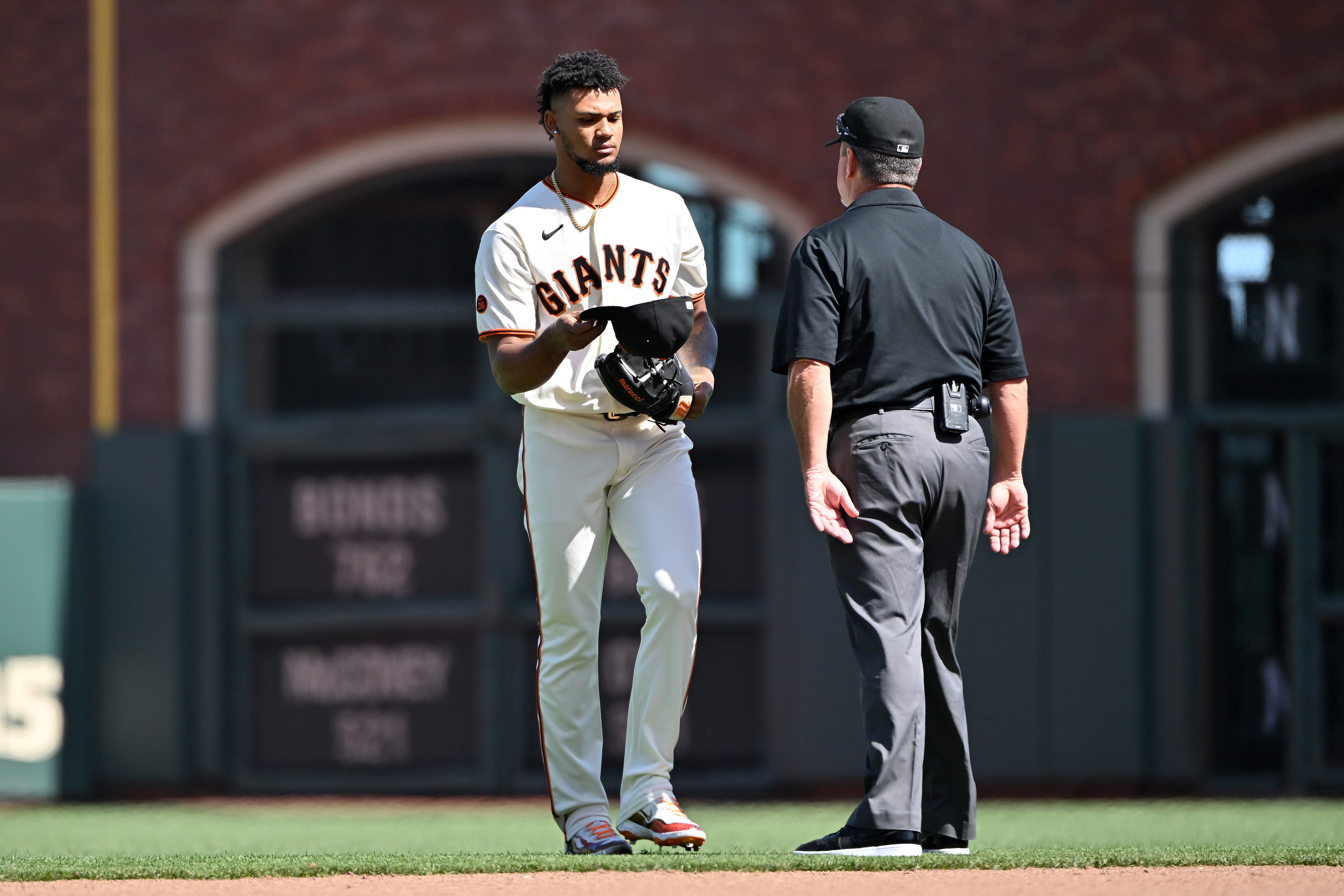 Brandon Crawford powers Giants past Mets