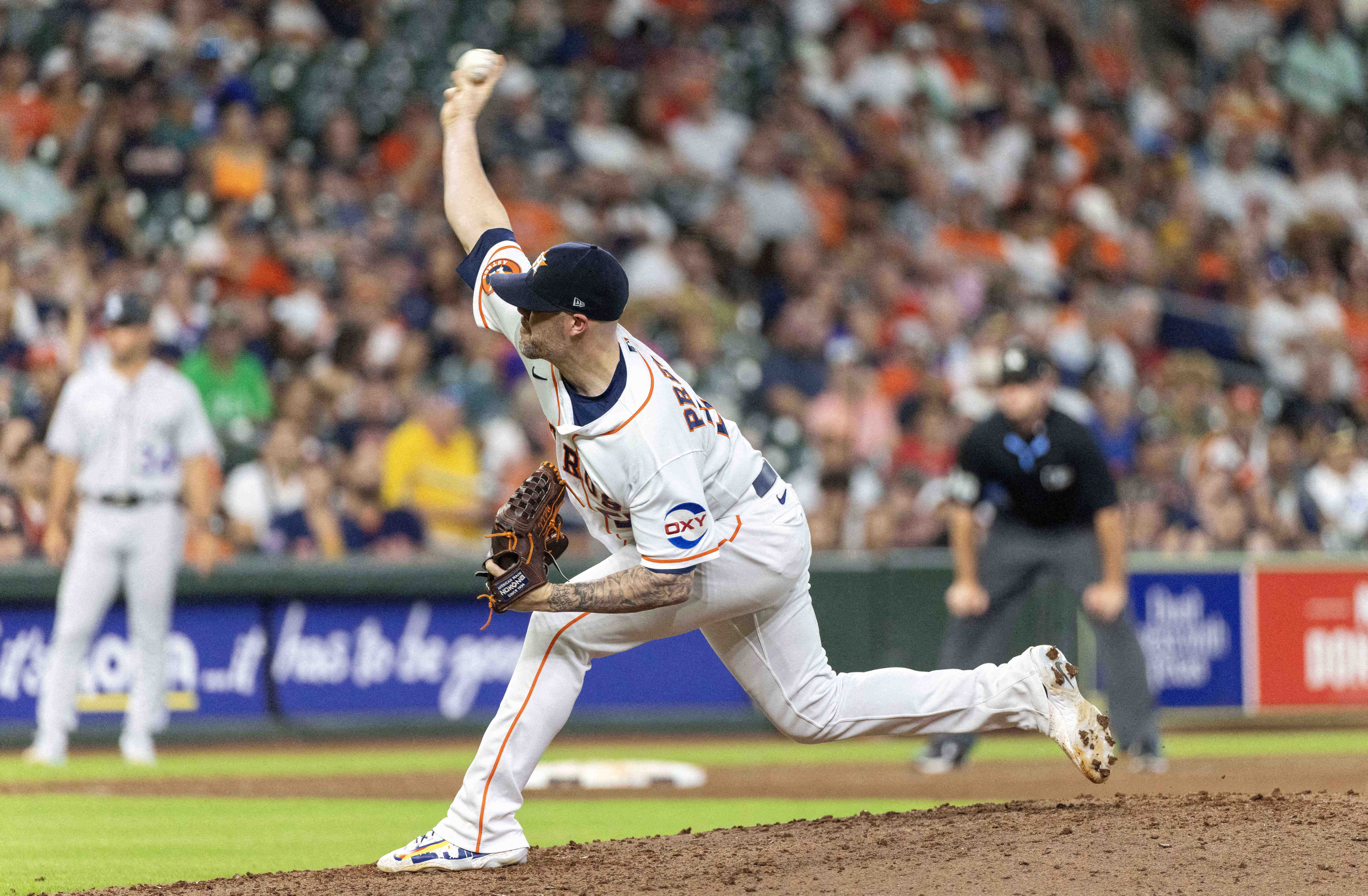 Astros fend off Rockies behind Yainer Diaz's 2 HRs