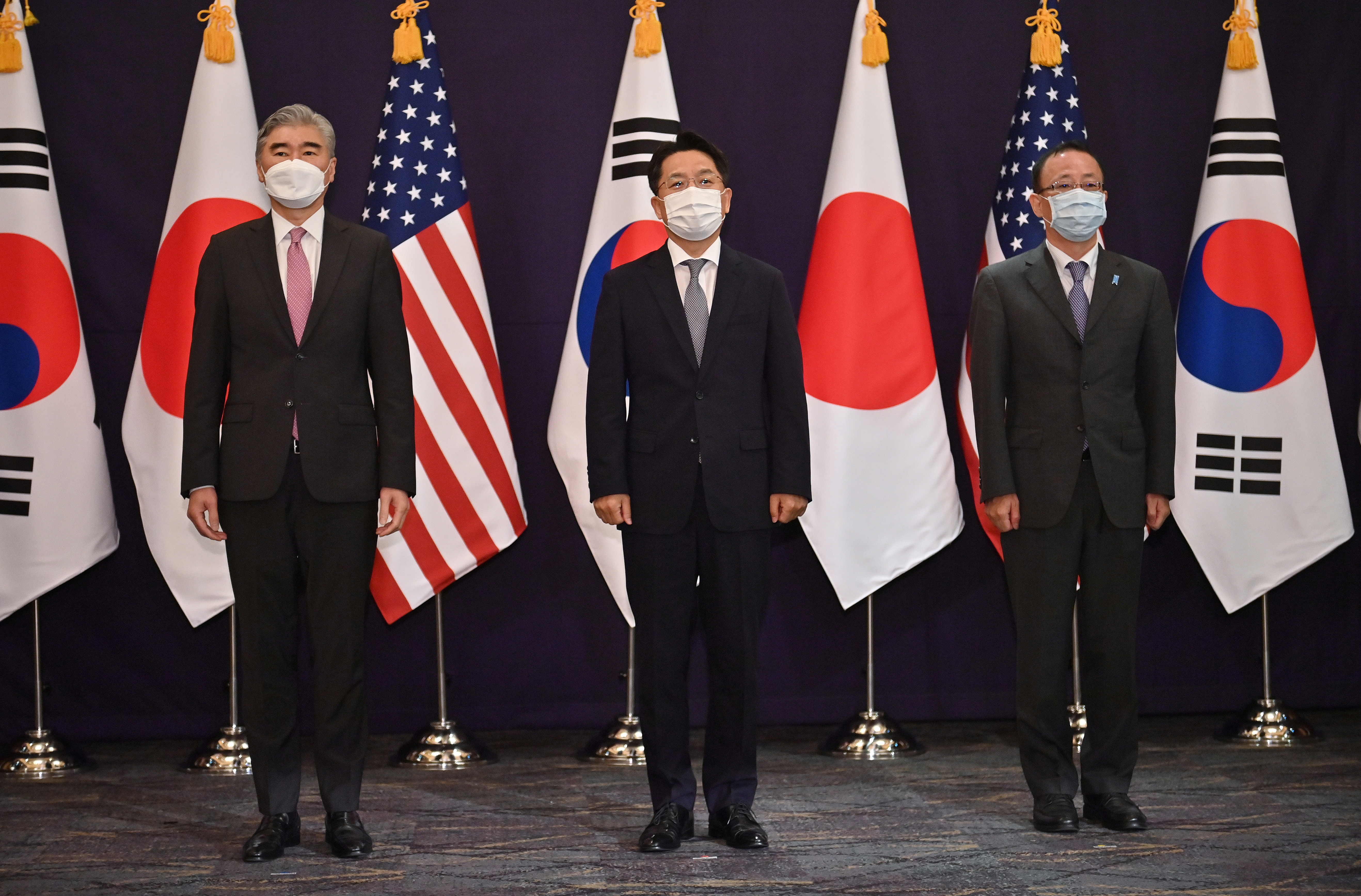Sung Kim, Noh Kyu-duk, and Takehiro Funakoshi hold trilateral meeting in Seoul