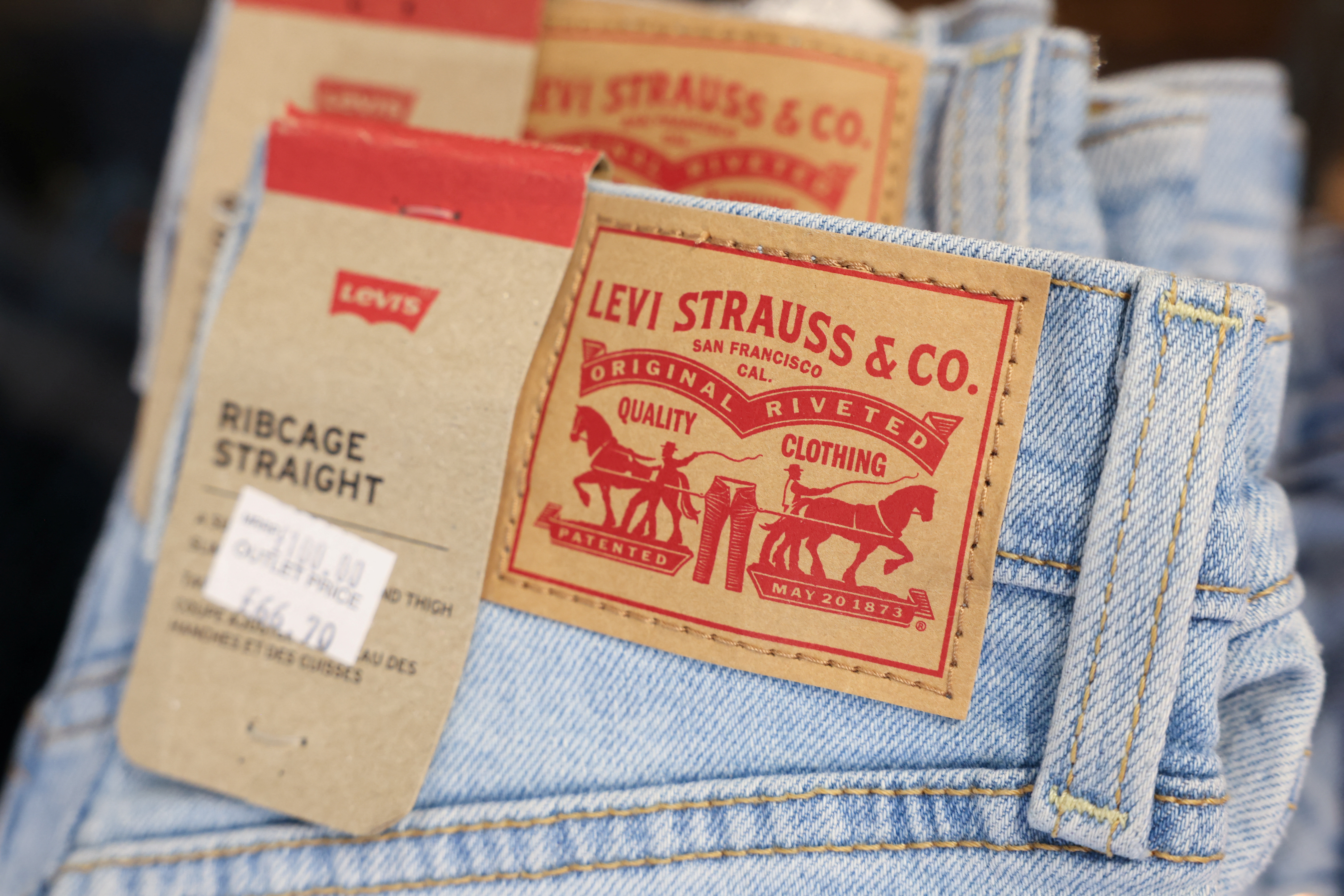 Levi Strauss warns of delay in reaching 10 bln revenue target FT reports Reuters