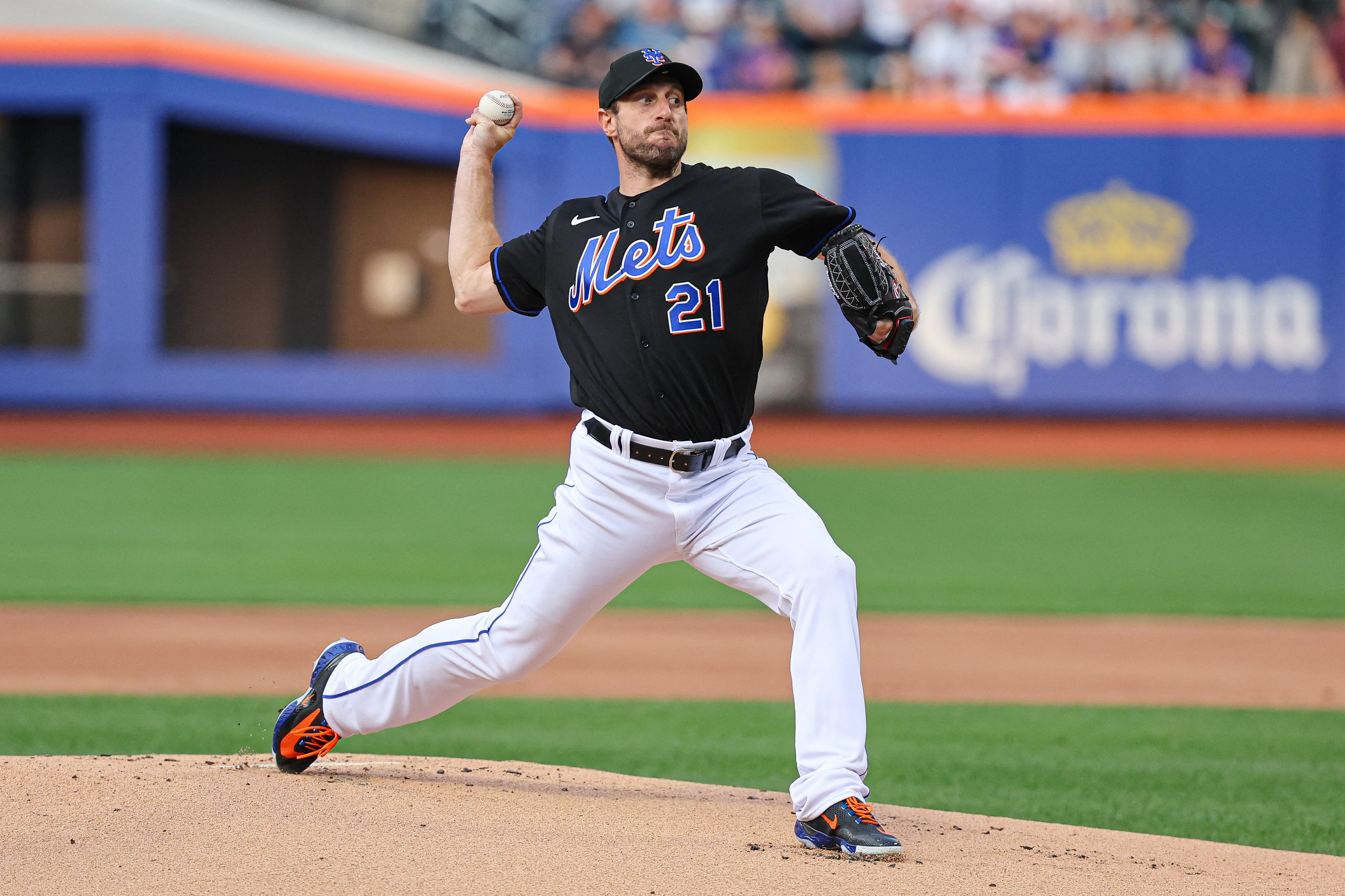 Yankees come back to beat Mets in season's first meeting