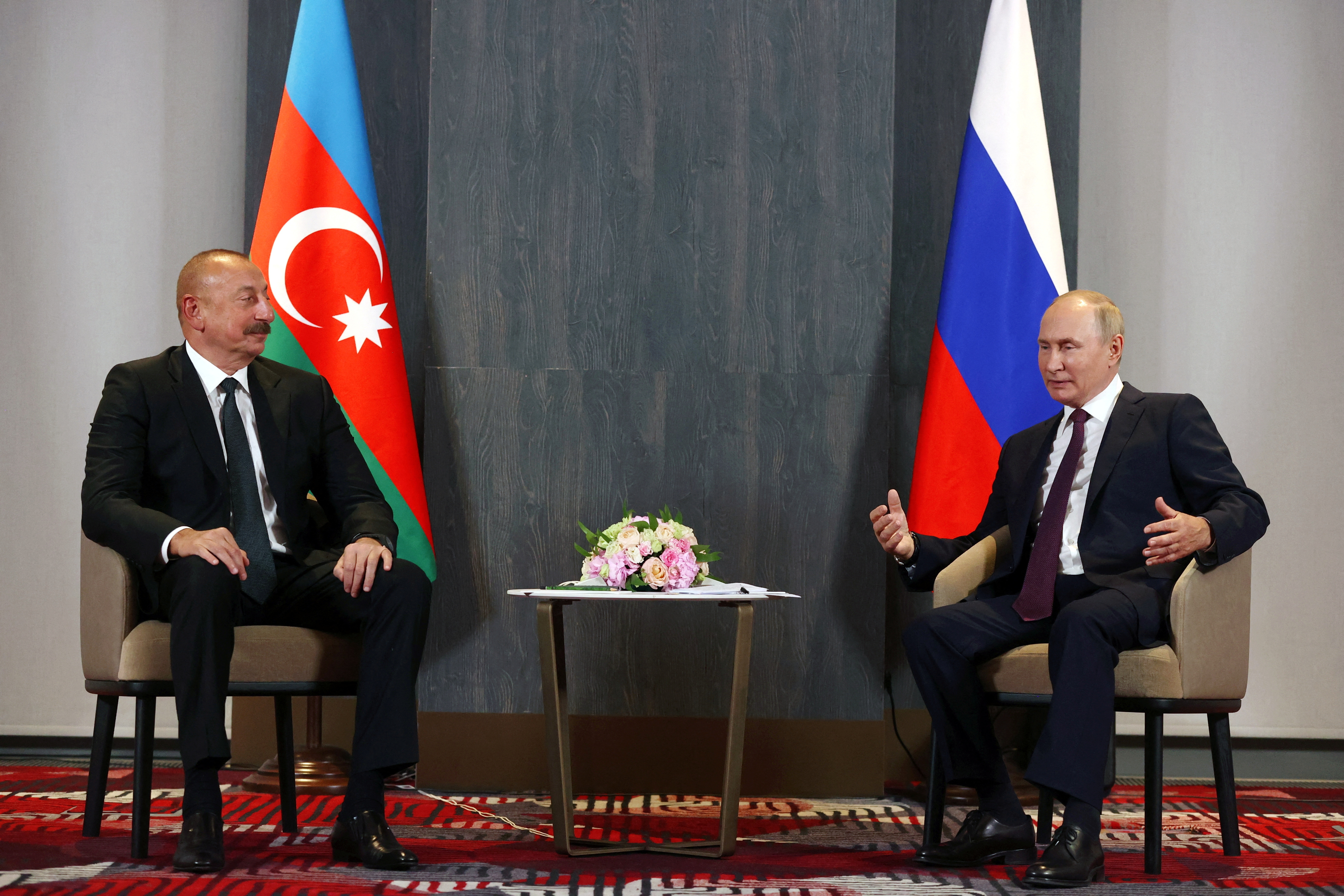Russian President Putin and Azerbaijani President Aliyev meet in Samarkand