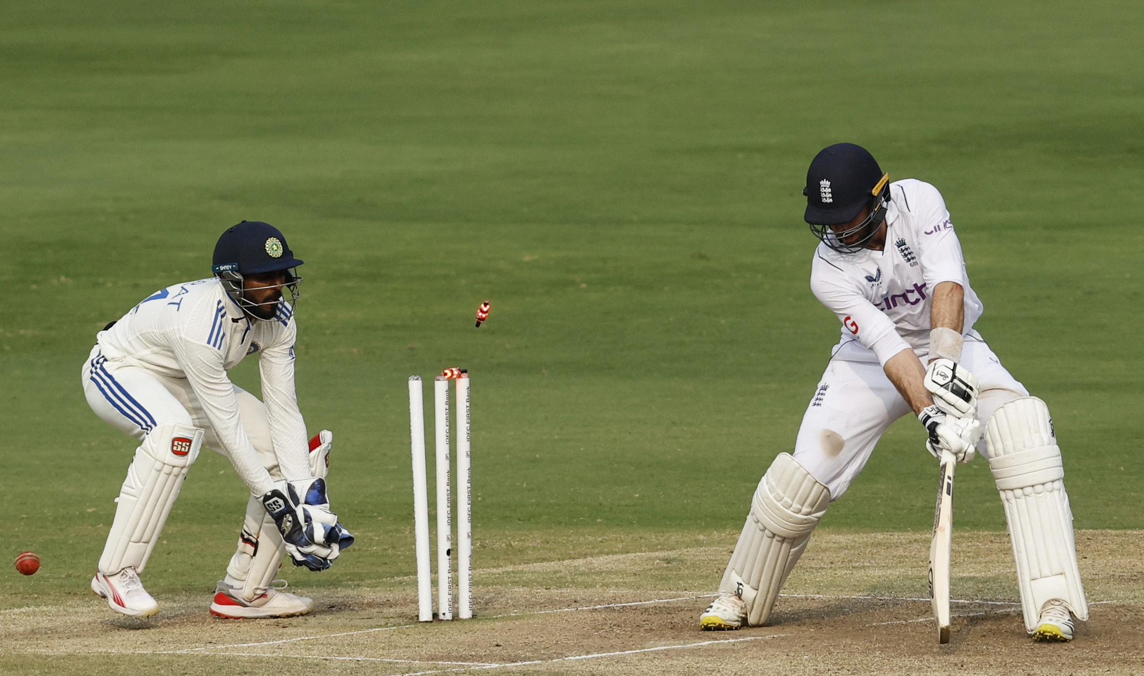 England stun India in thrilling 28-run victory in first Test in