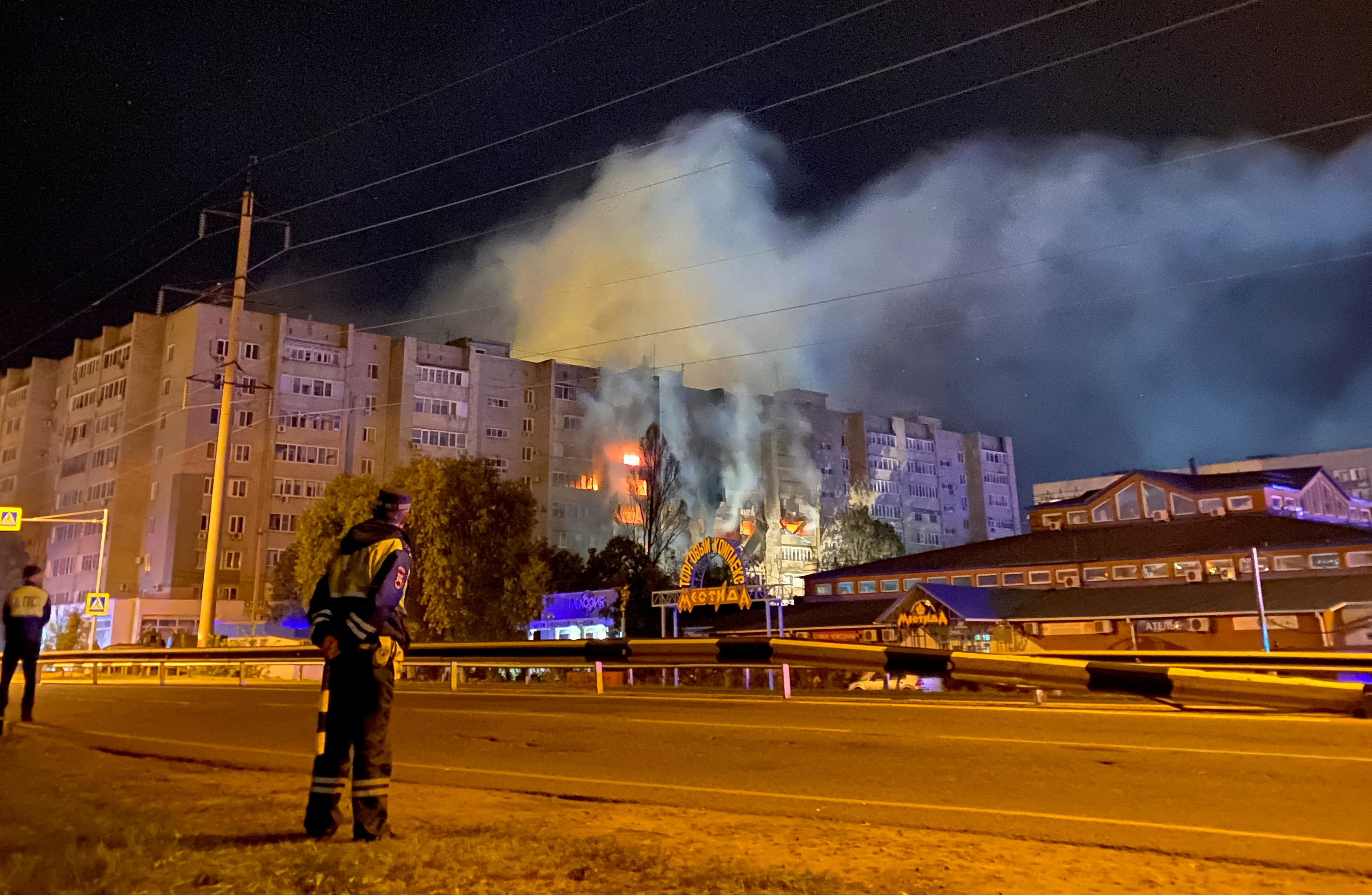 Acidente de avião Su-34 em prédio residencial na cidade de Yeysk, no sul