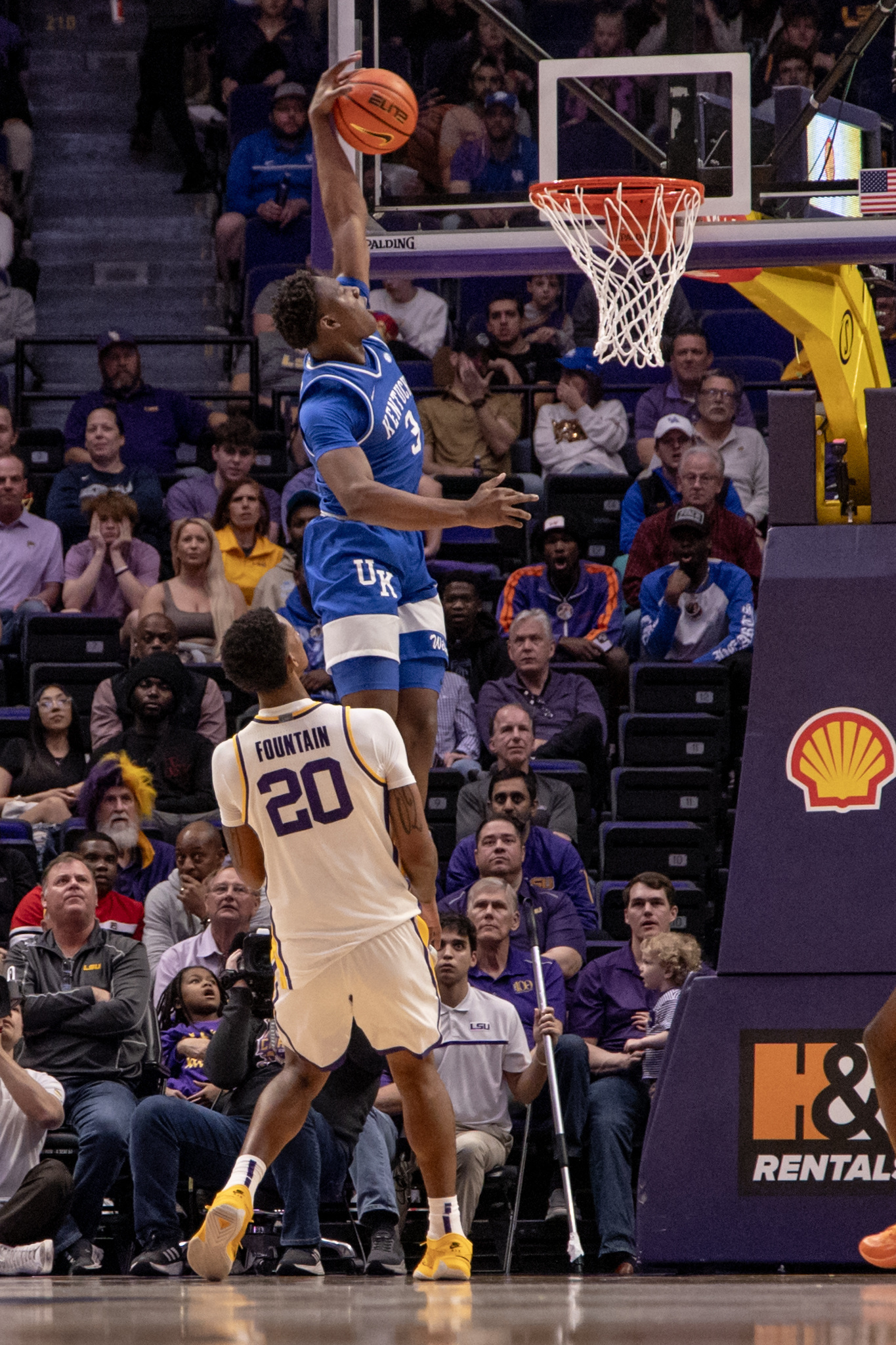 LSU gets buzzer-beating win over No. 17 Kentucky | Reuters