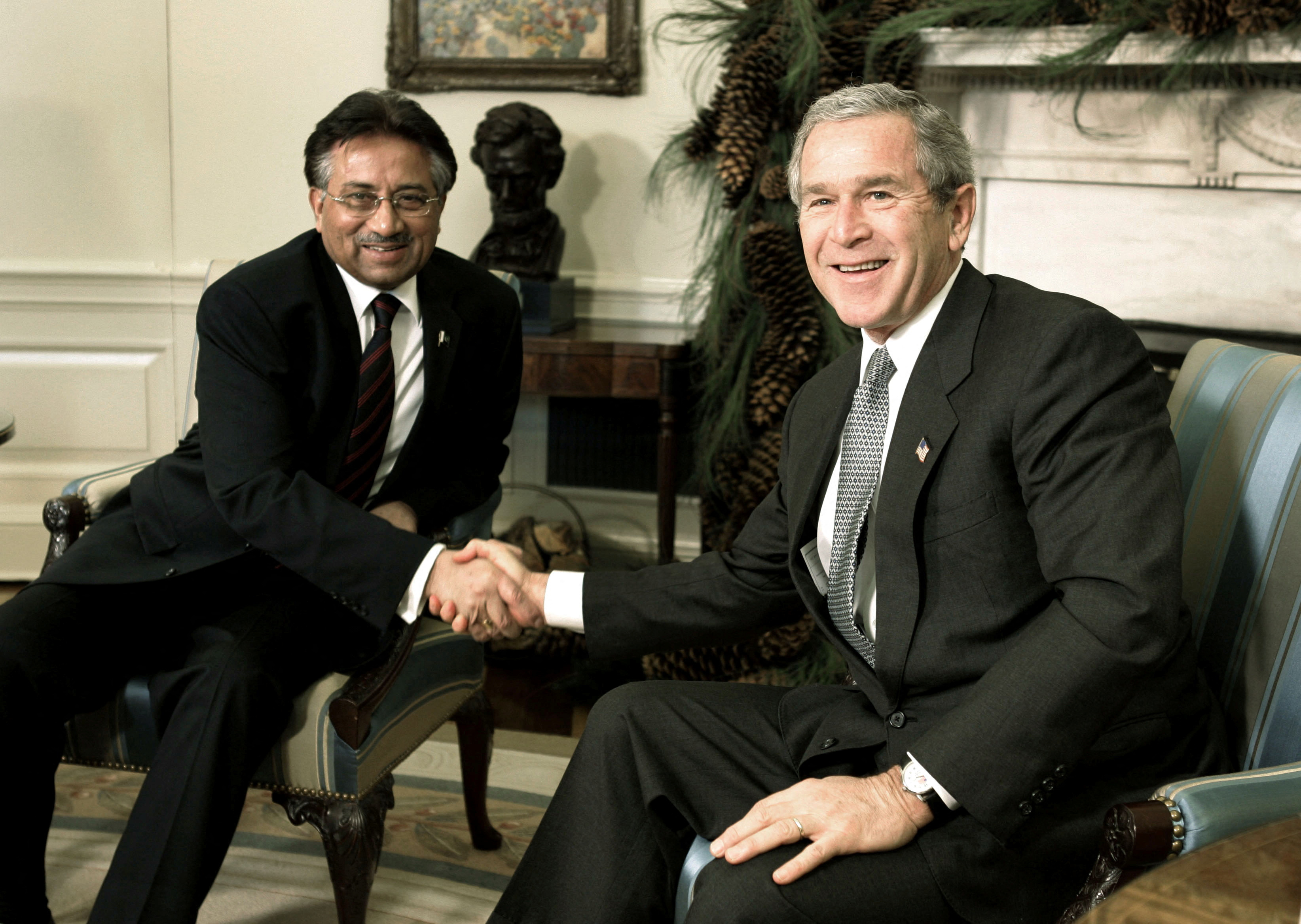U.S. President George W. Bush meets his Pakistani counterpart Pervez Musharraf in Washington