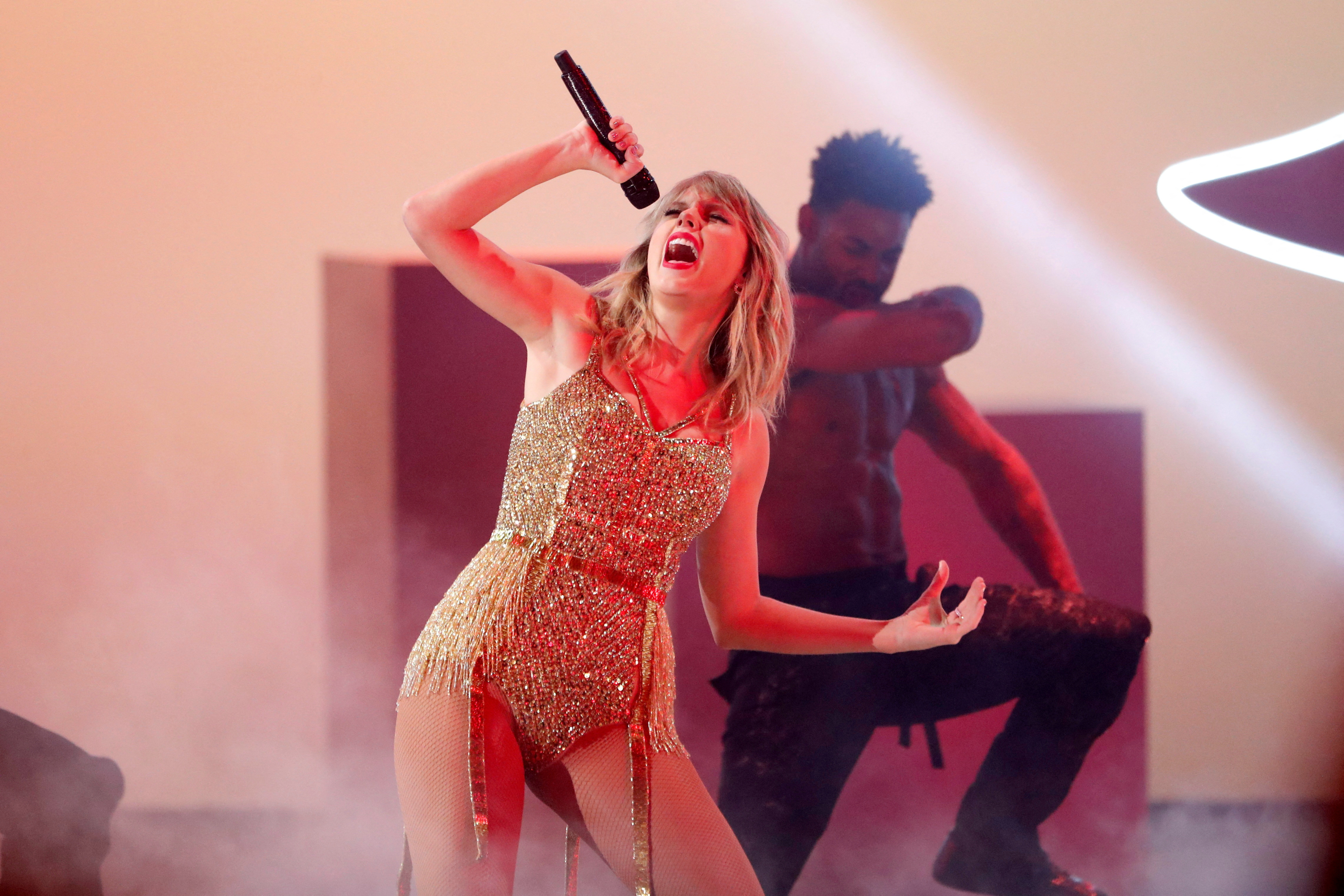 Ticketmaster, SeatGeek cancel Friday sales of Taylor Swift tickets, citing  massive demand