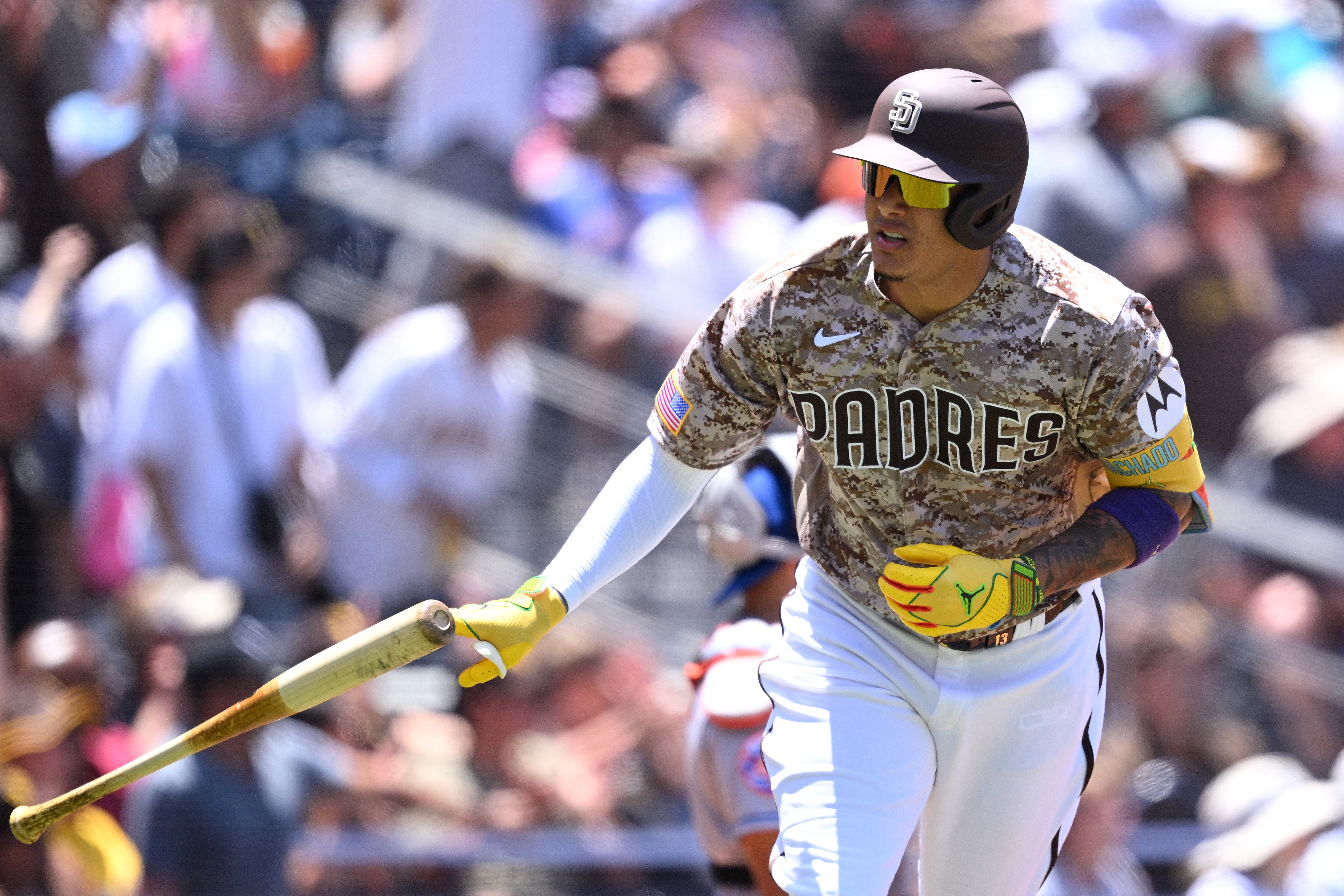Manny Machado has 2 HRs, 5 RBIs to lead Padres past Mets