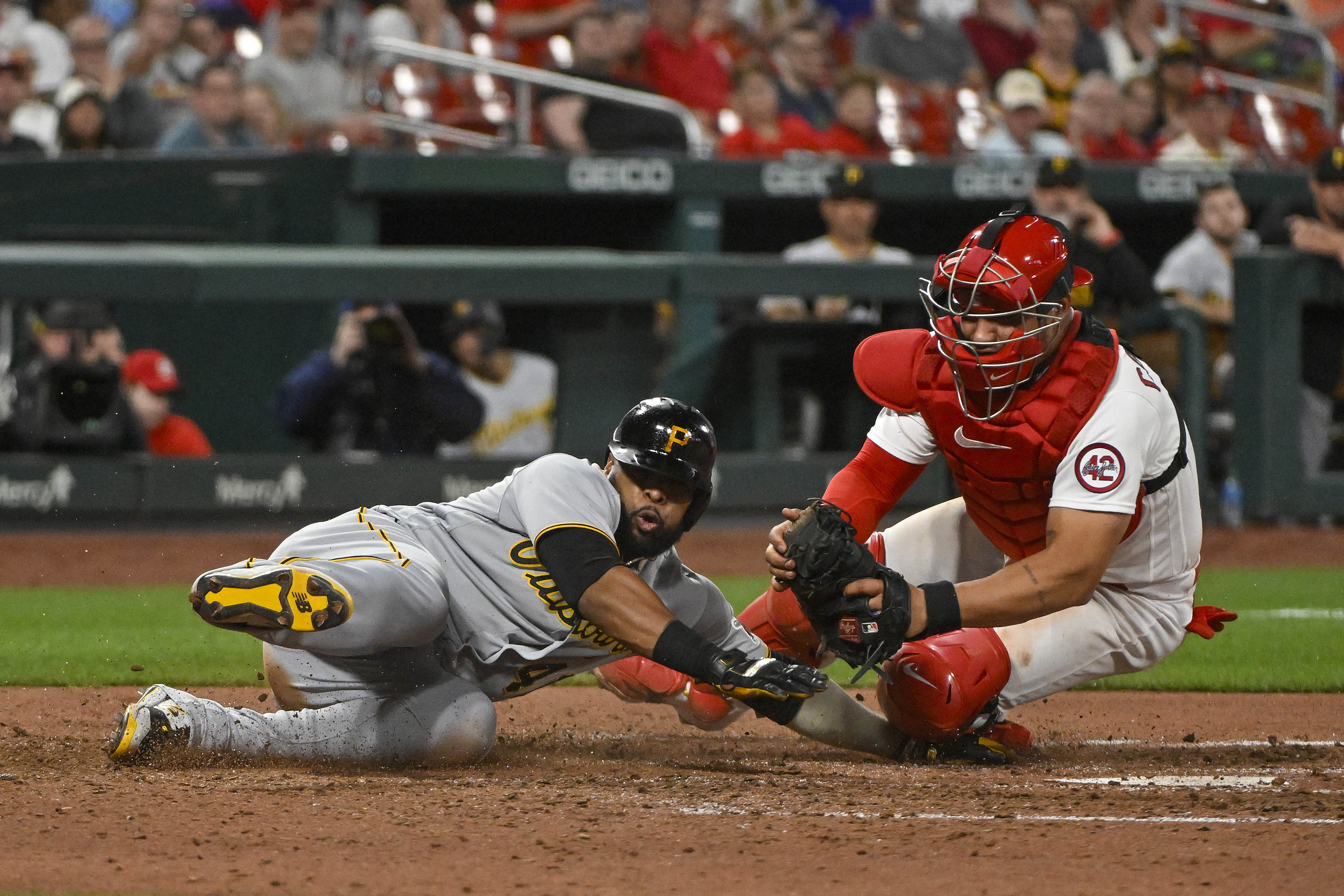 Vince Velasquez, Pirates blank Cardinals