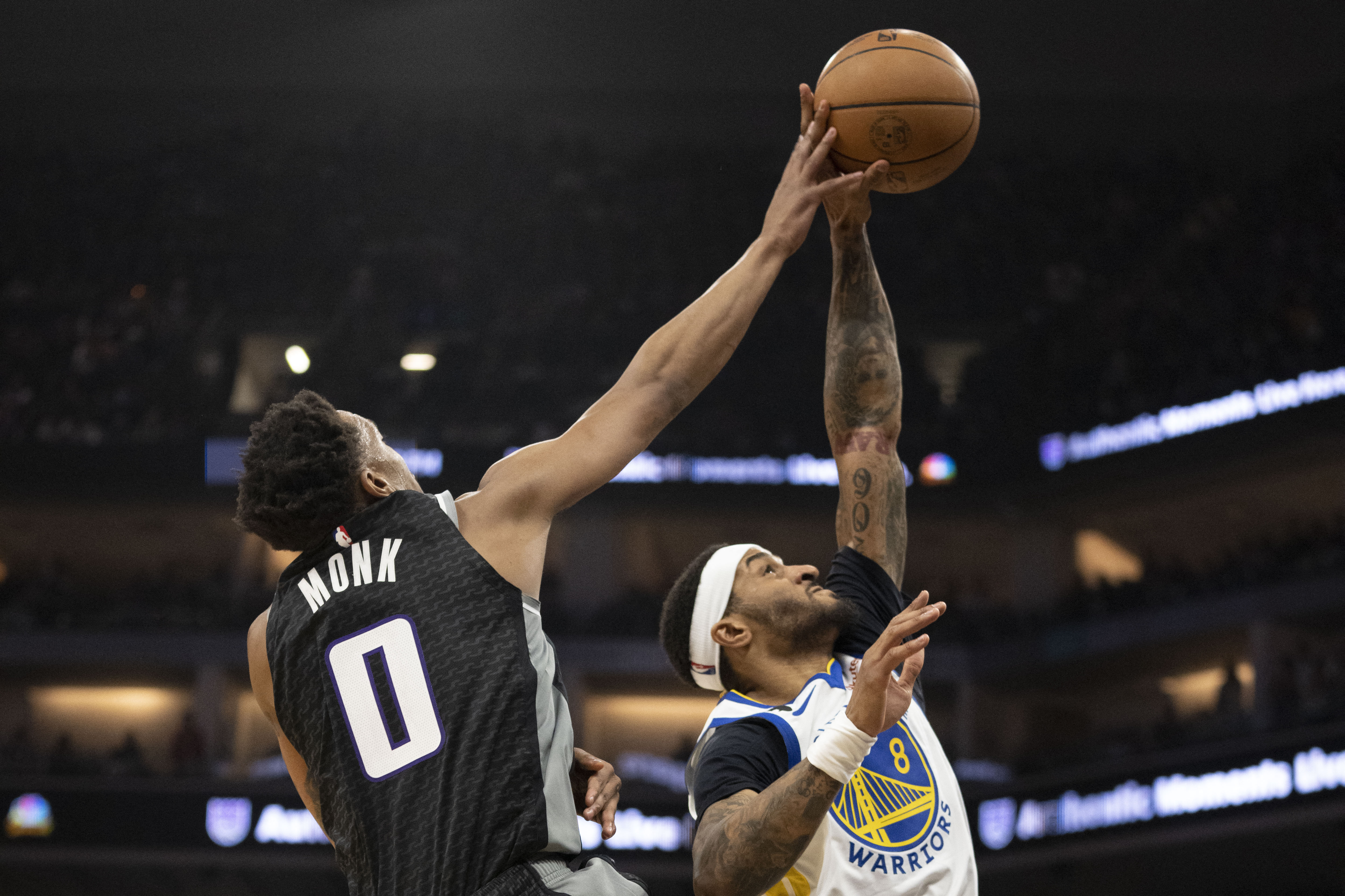 De'Aaron Fox lifts Kings past Warriors for 2-0 series lead