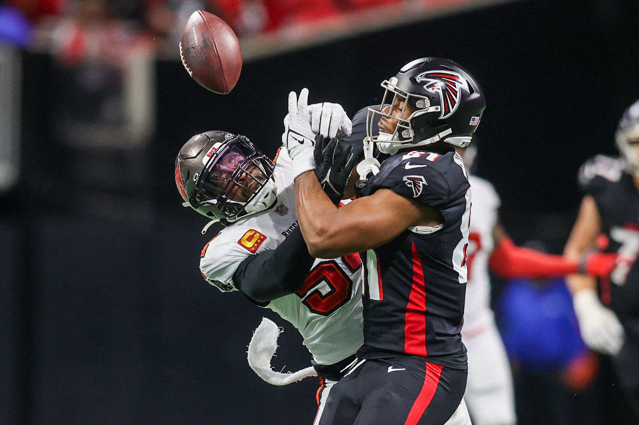 Bucs Win Back-and-forth Battle To Match Falcons In Division | Reuters