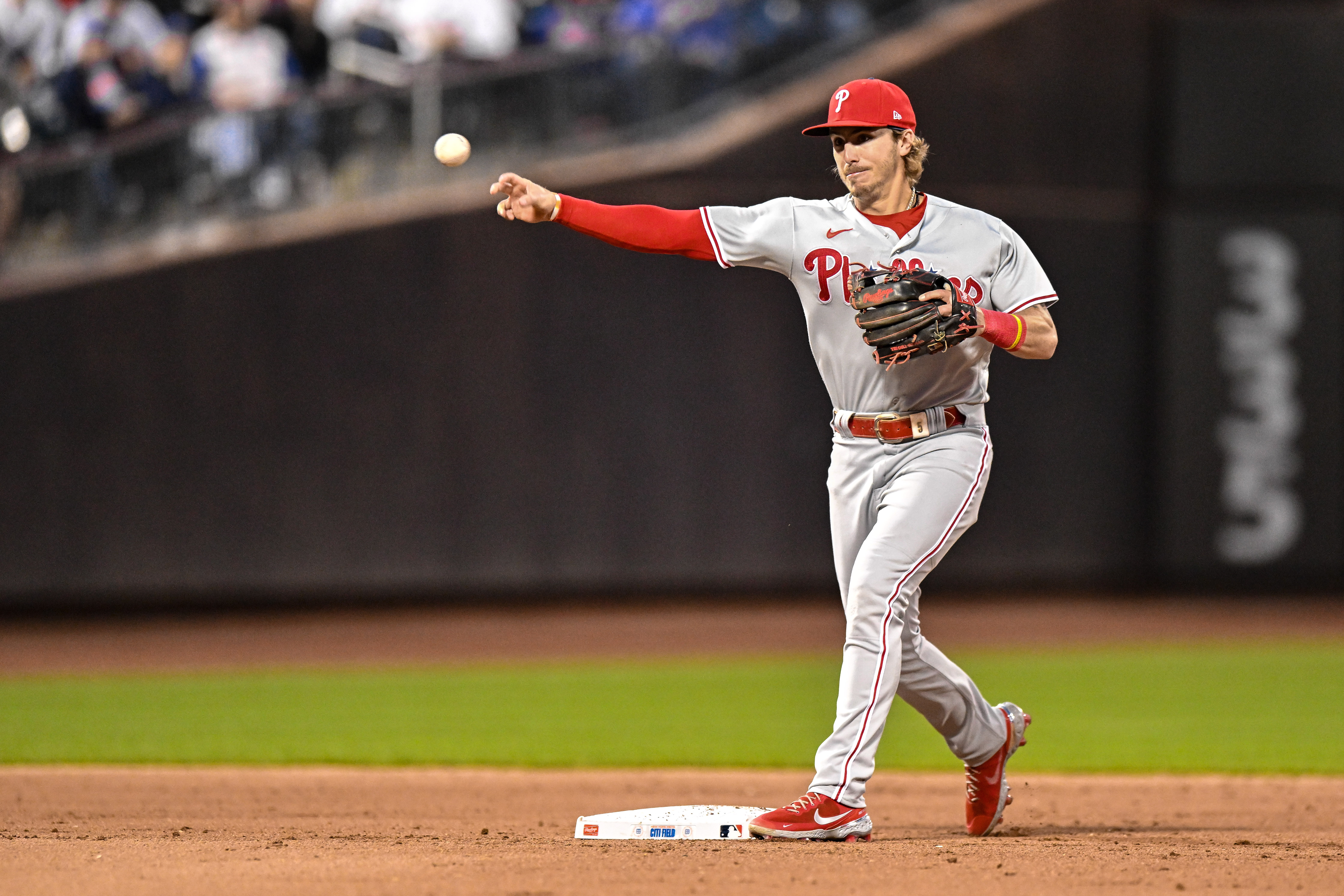 Kodai Senga pitches 7 scoreless innings, Mets two-hit Phillies