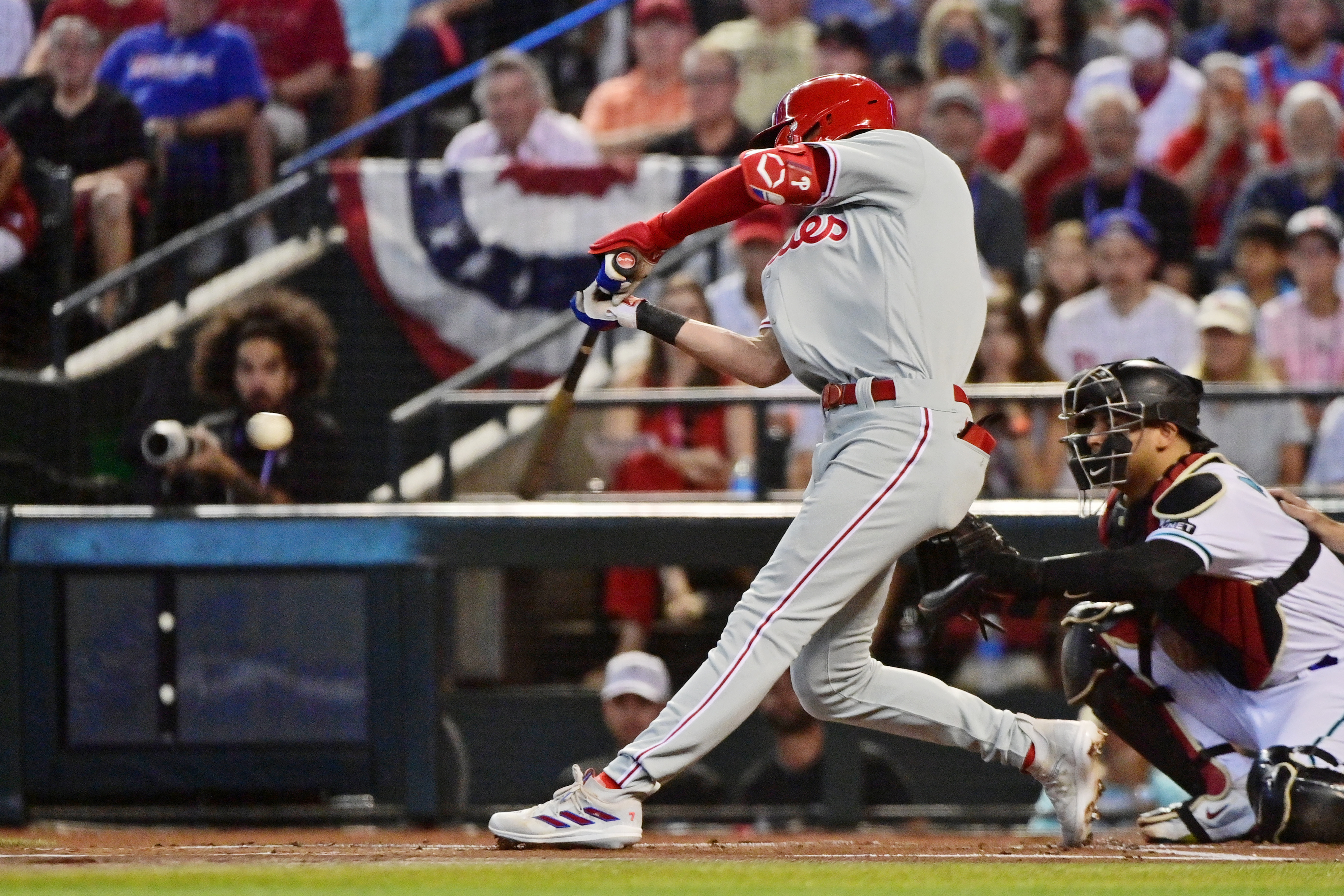 Diamondbacks walk off against Phillies in pivotal NLCS Game 3