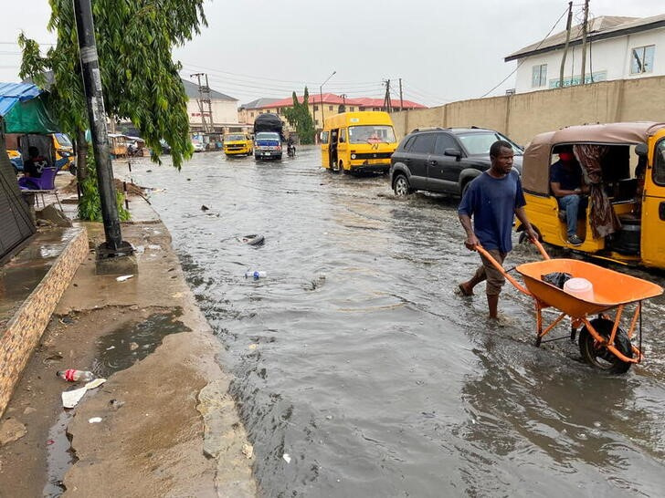 Floods kill over 300 in Nigeria this year, and could worsen emergency